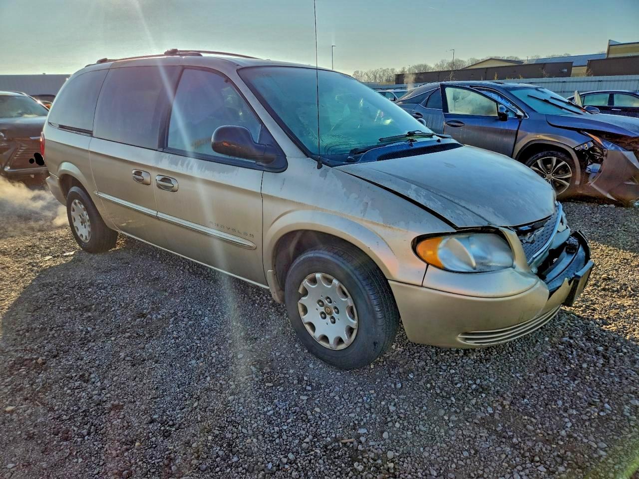 2001 Chrysler Town & Country Lx Gold vin: 2C4GP44381R266962