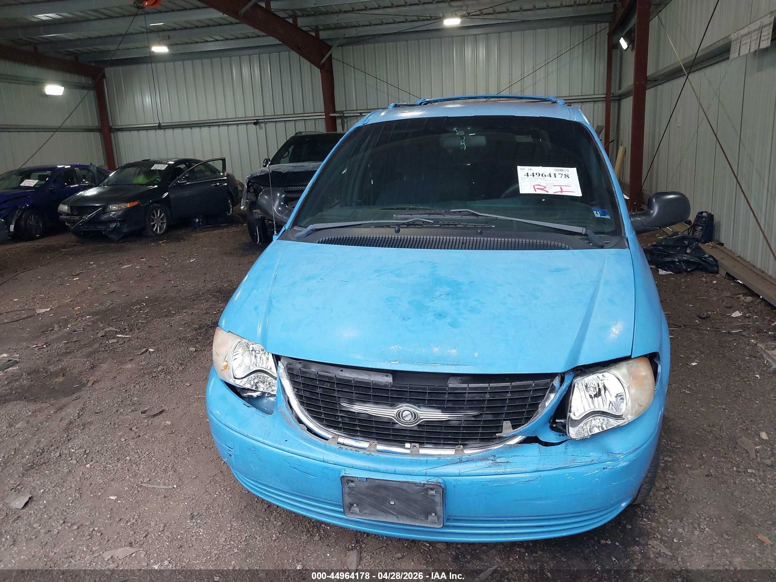 2002 Chrysler Town & Country Lx Light Blue vin: 2C4GP44382R553851