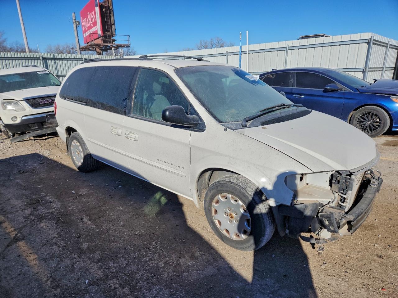 2001 Chrysler Town & Country Lx White vin: 2C4GP44G01R104732