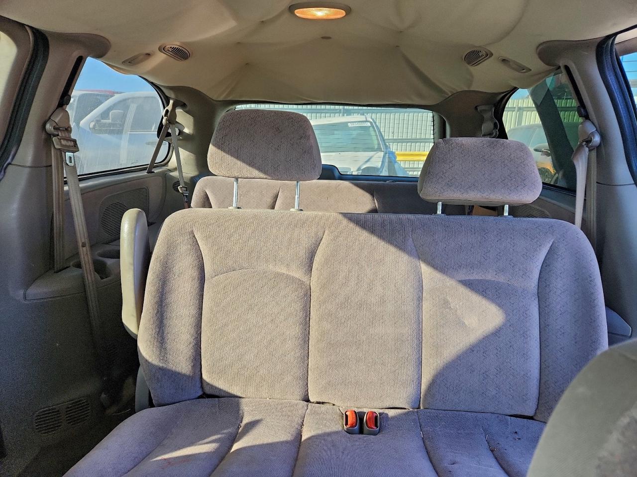 2001 Chrysler Town & Country Lx White vin: 2C4GP44G01R104732