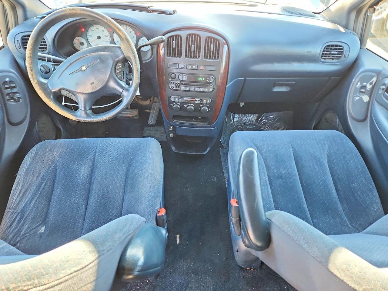 2001 Chrysler Town & Country Silver vin: 2C4GP44G51R186506