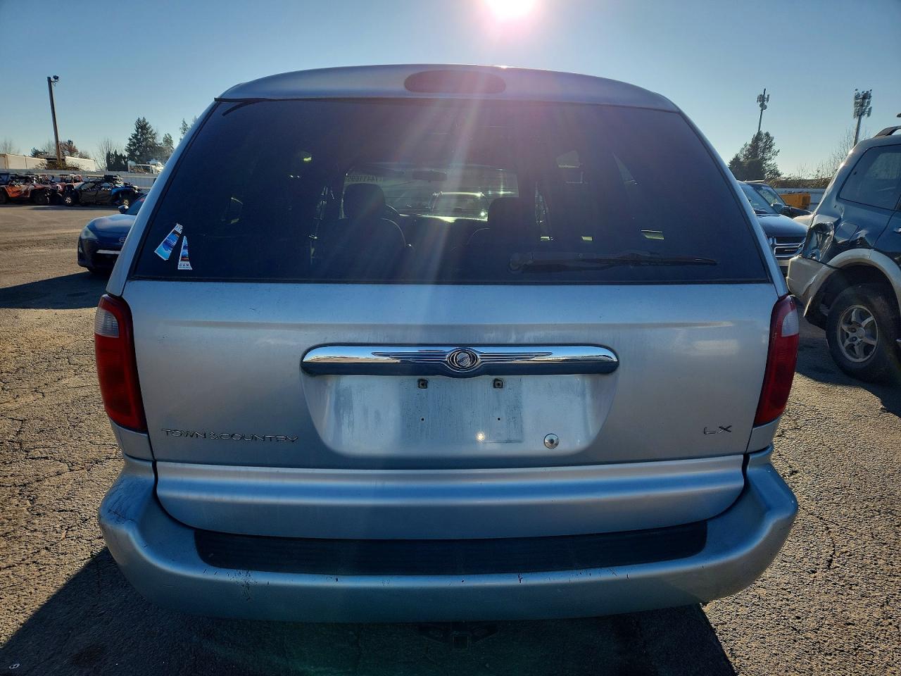 2001 Chrysler Town & Country Silver vin: 2C4GP44G51R186506
