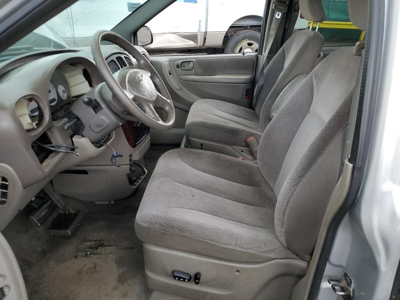 2001 Chrysler Town & Country Lx Silver vin: 2C4GP44GX1R146549