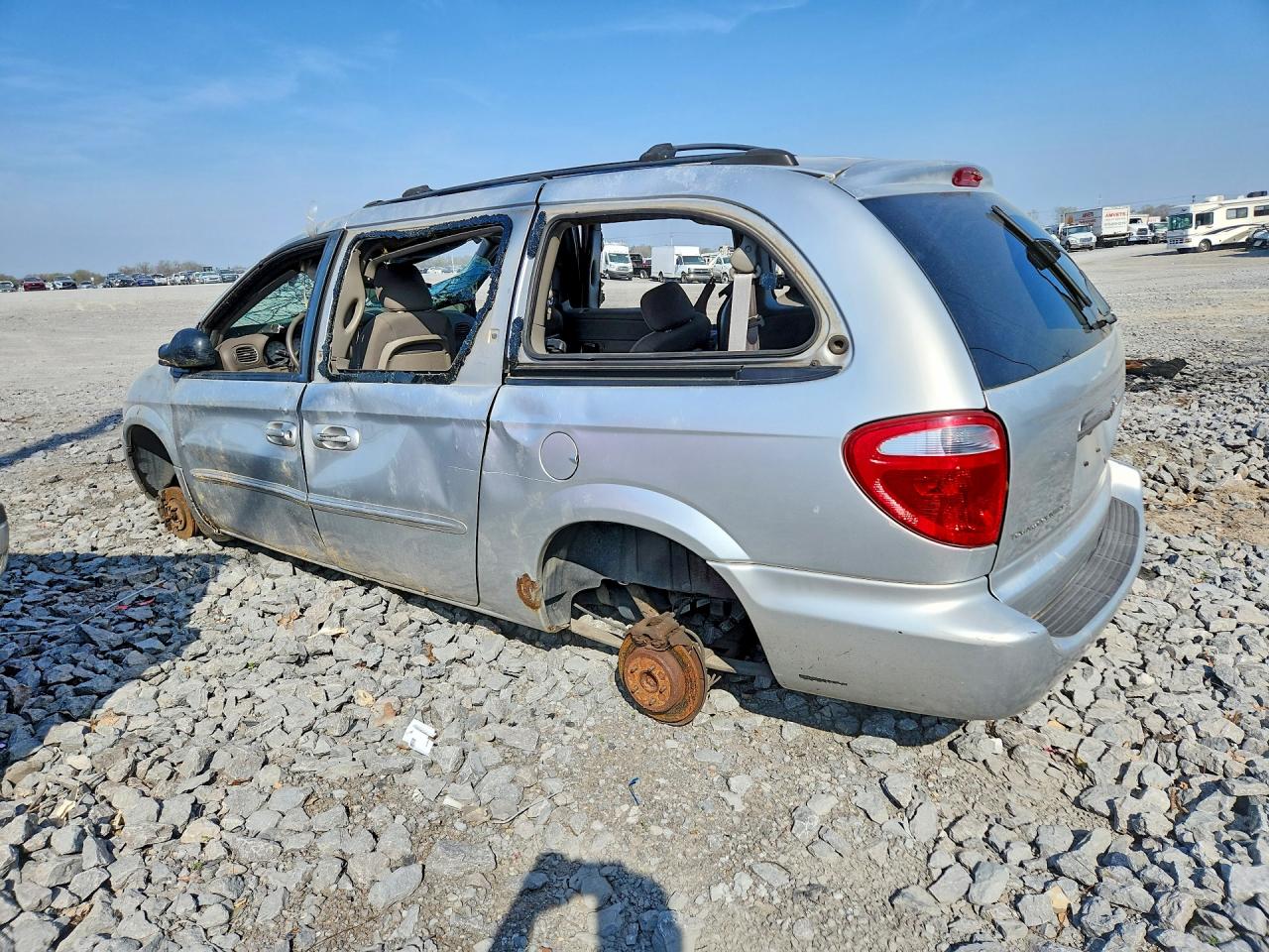 2003 Chrysler Town & Country Lx Silver vin: 2C4GP44L13R374598