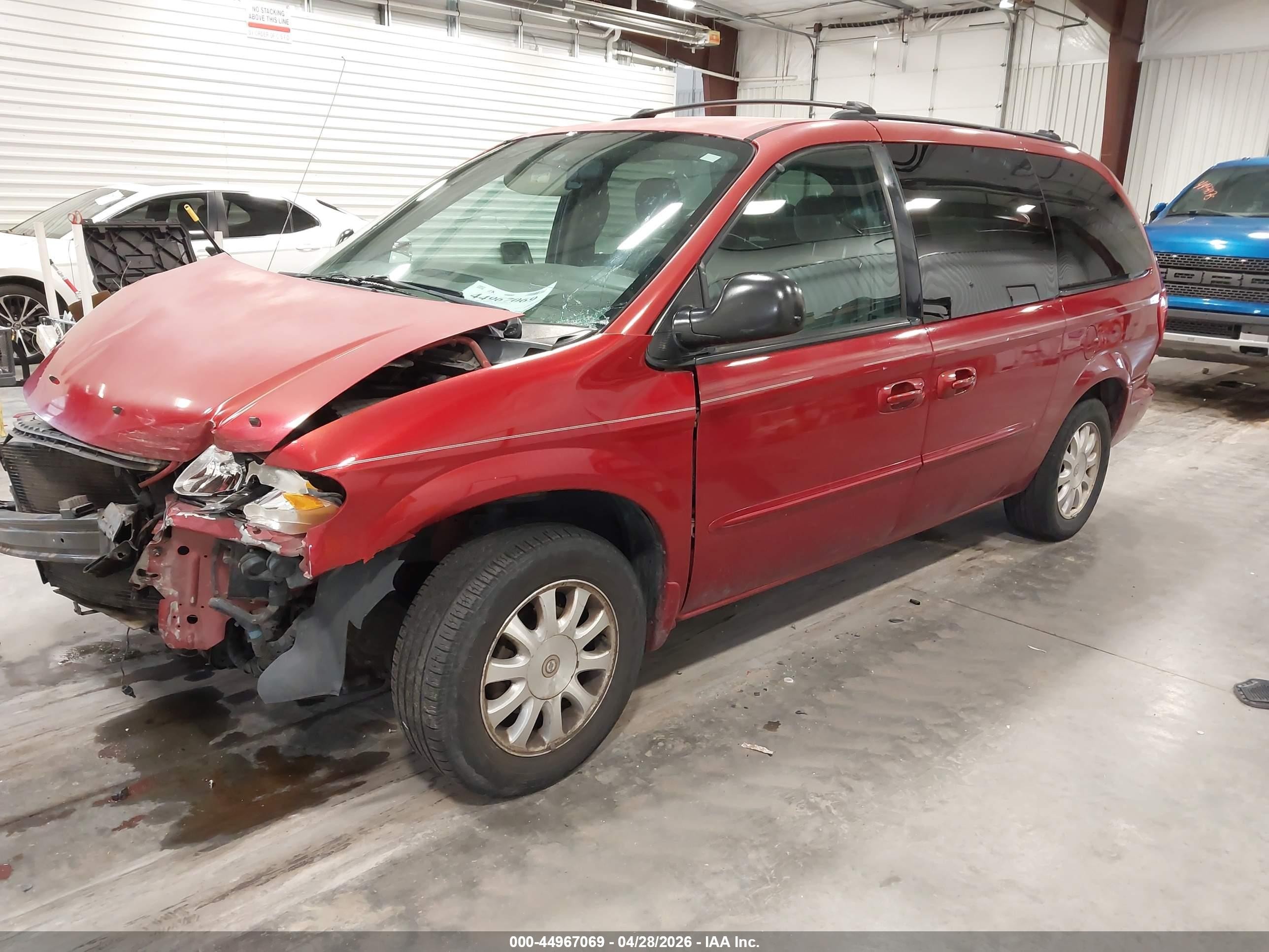 2003 Chrysler Town & Country Lx Red vin: 2C4GP44L23R238111