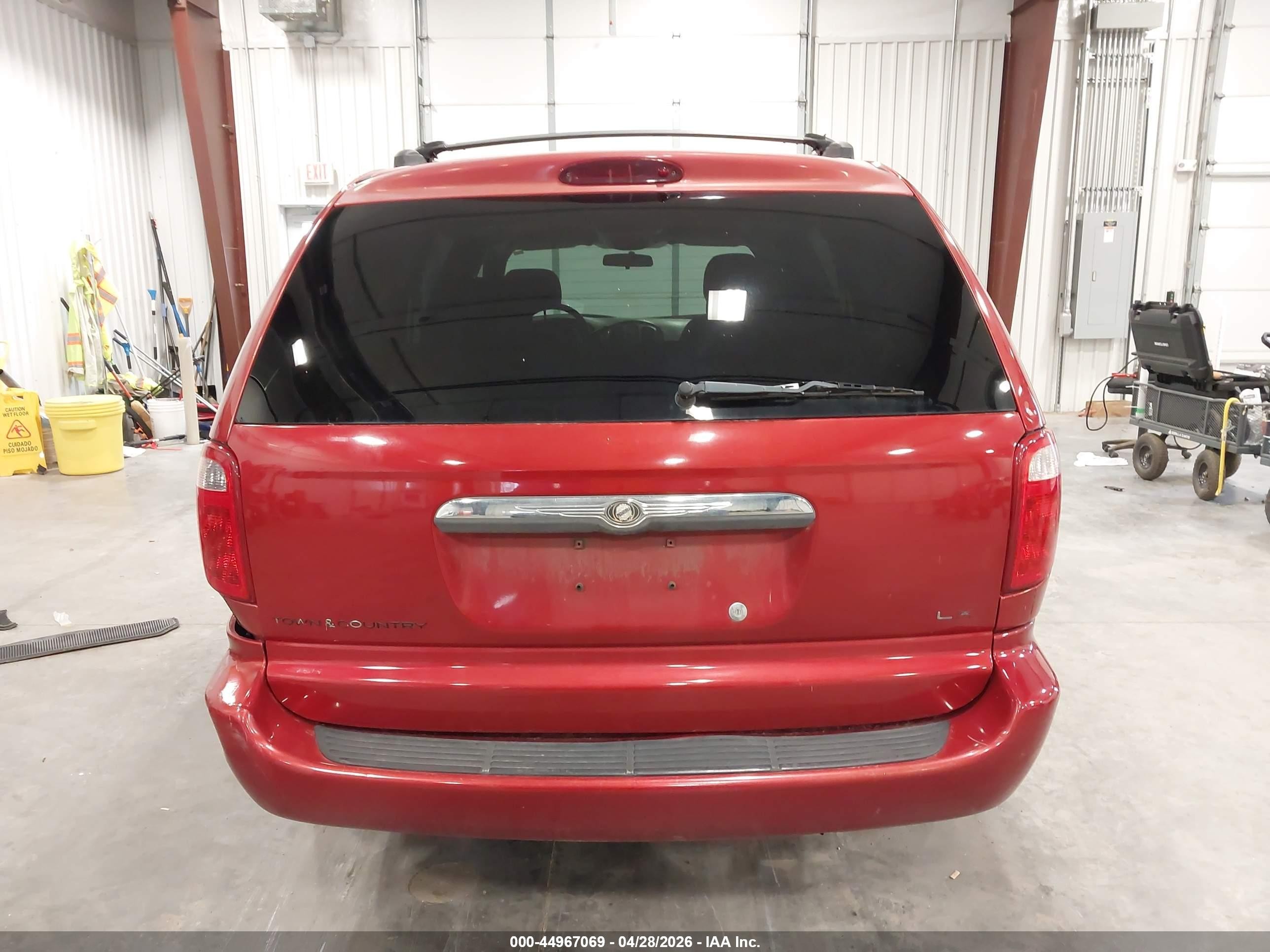2003 Chrysler Town & Country Lx Red vin: 2C4GP44L23R238111