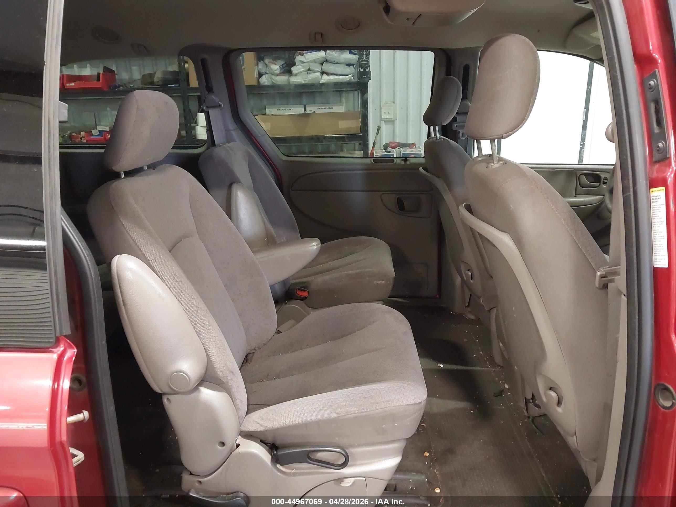 2003 Chrysler Town & Country Lx Red vin: 2C4GP44L23R238111