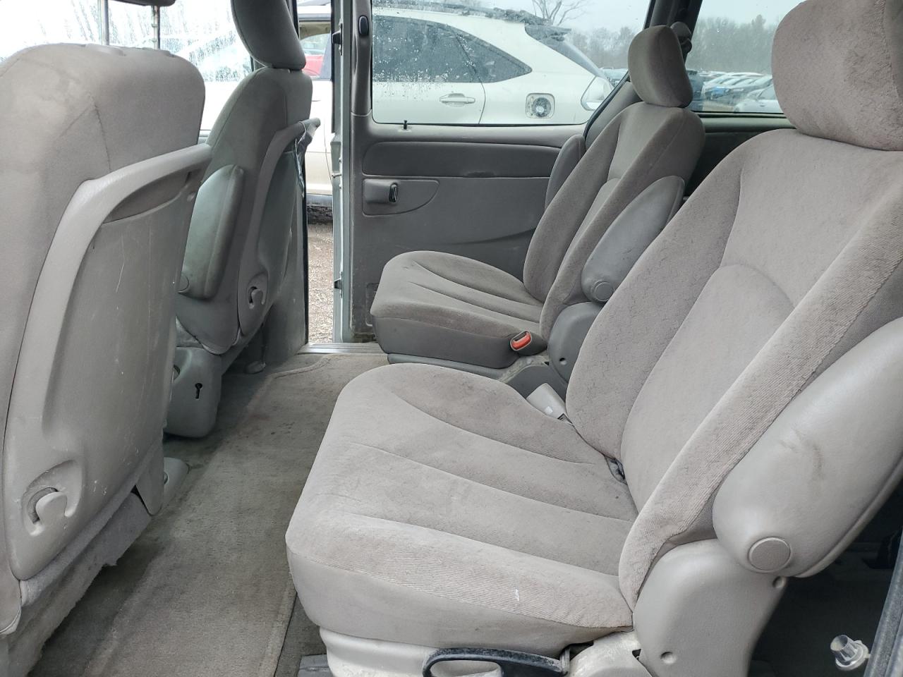 2003 Chrysler Town & Country Lx Silver vin: 2C4GP44L63R157466