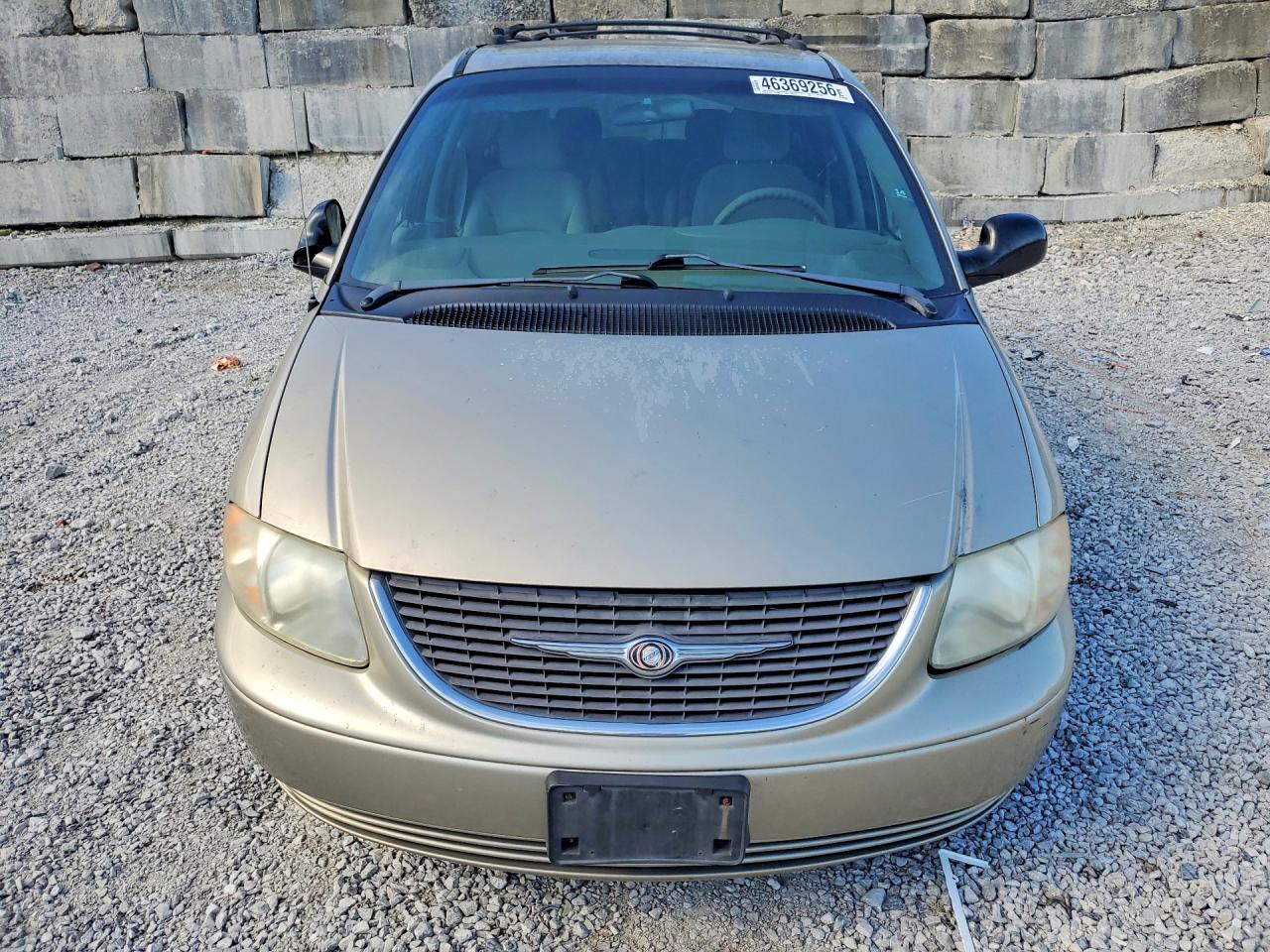 2003 Chrysler Town N Country Gold vin: 2C4GP44L83R245306