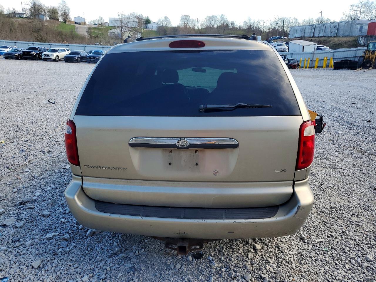 2003 Chrysler Town N Country Gold vin: 2C4GP44L83R245306