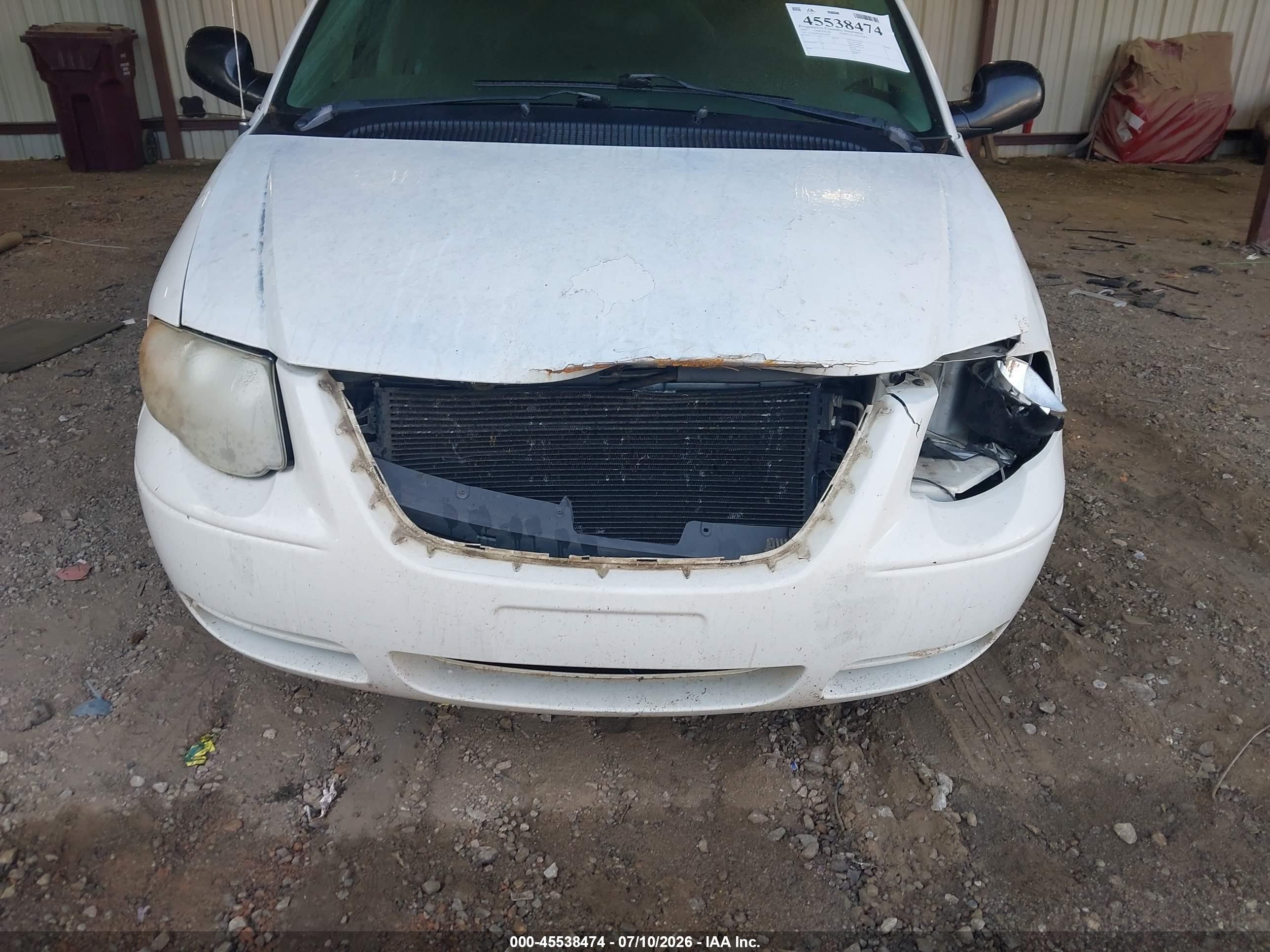 2005 Chrysler Town & Country Lx White vin: 2C4GP44R15R138184