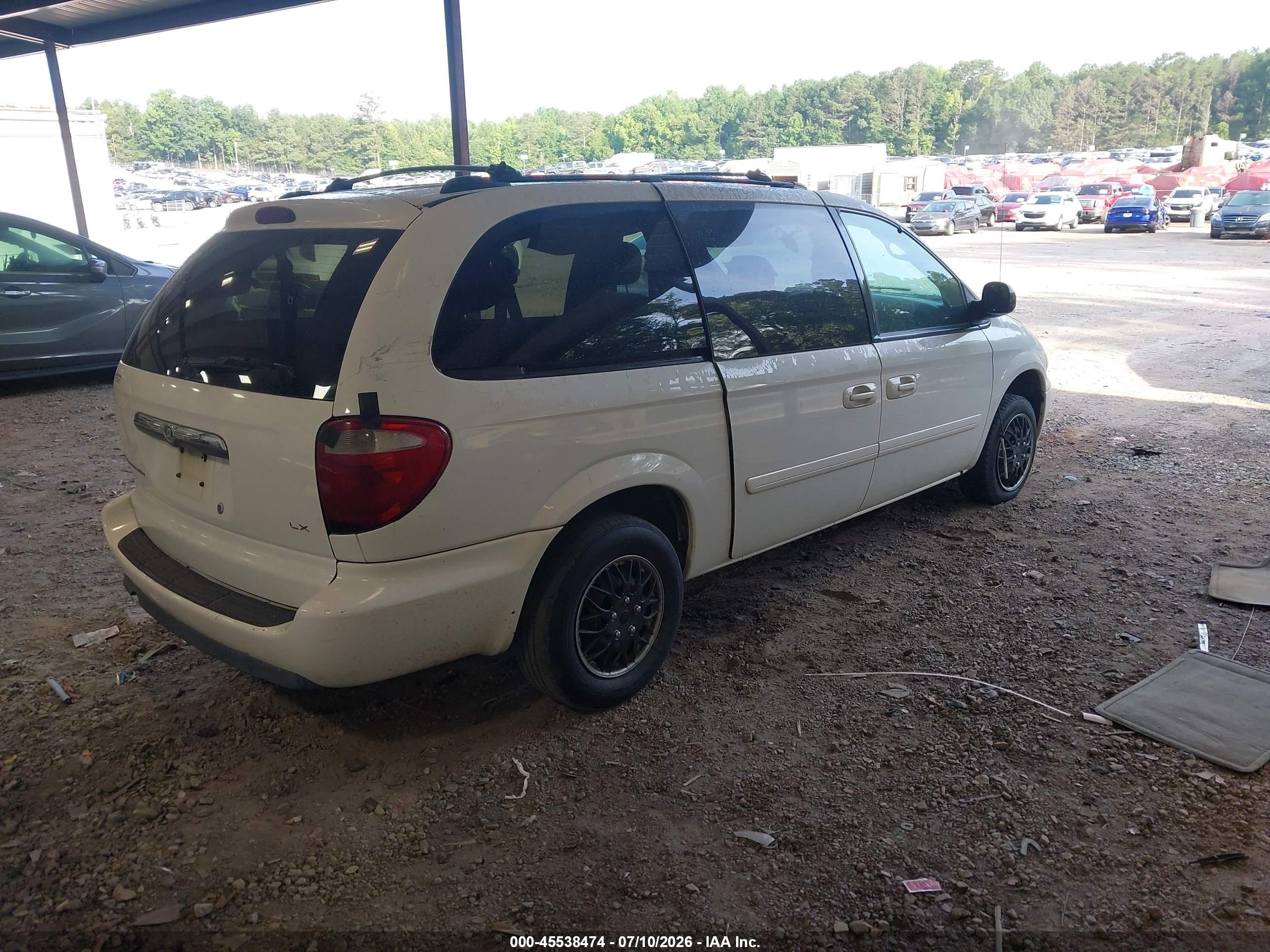 2005 Chrysler Town & Country Lx White vin: 2C4GP44R15R138184