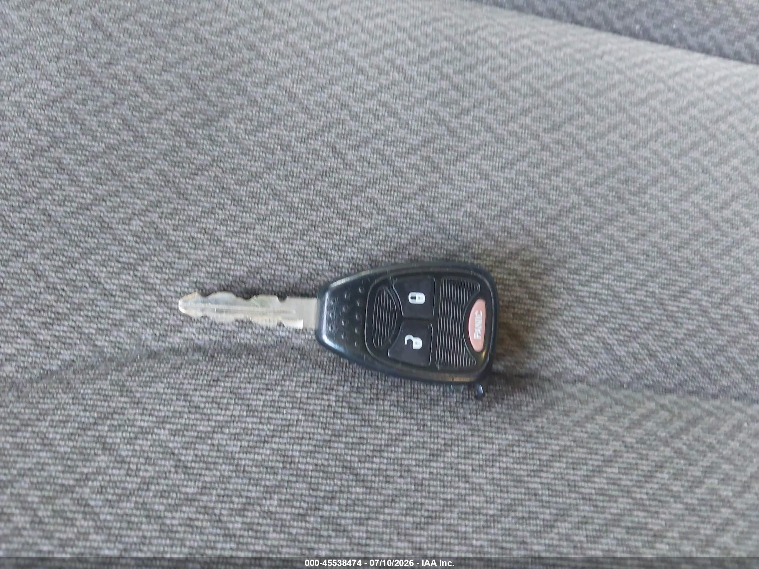 2005 Chrysler Town & Country Lx White vin: 2C4GP44R15R138184