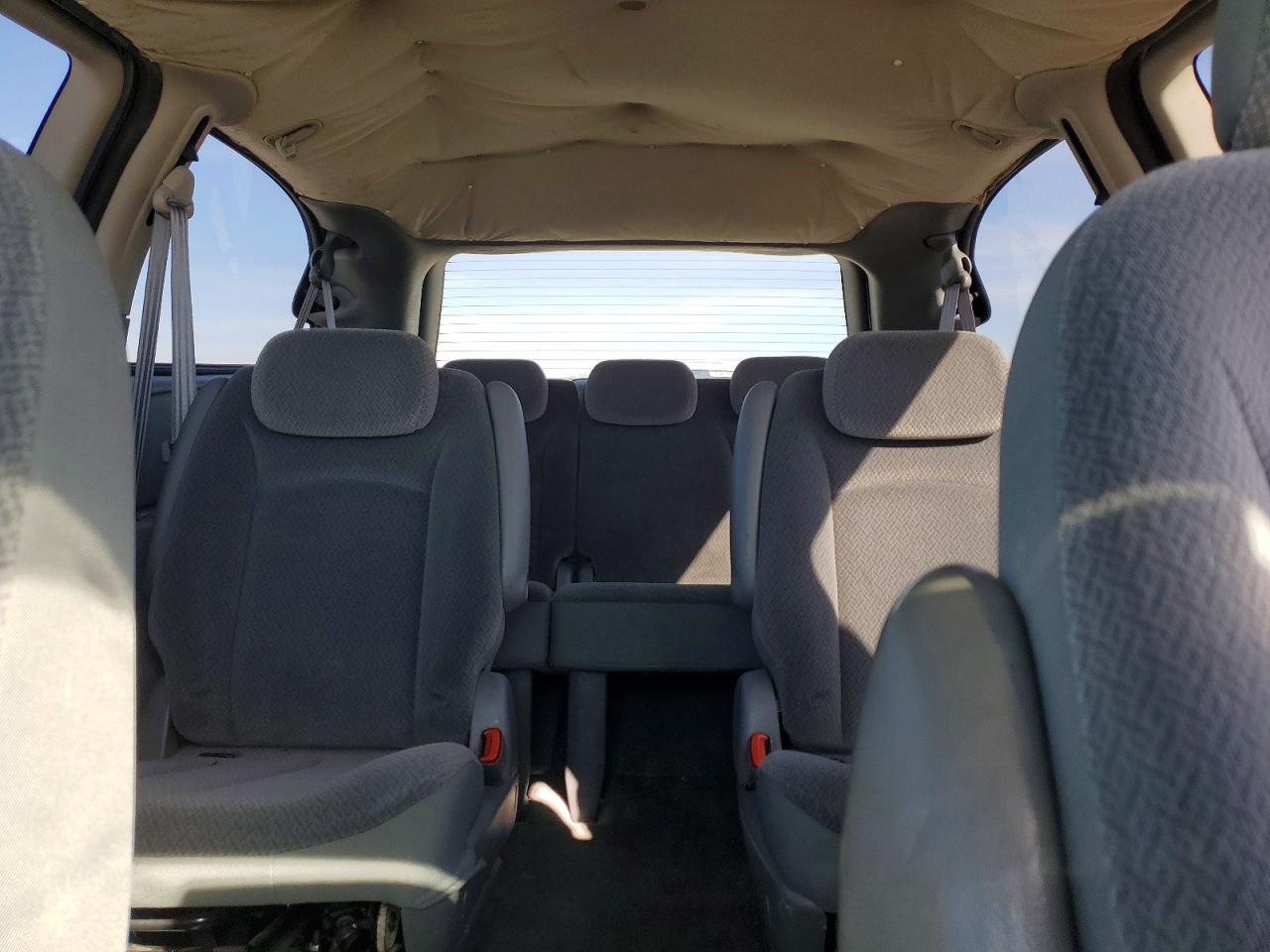 2005 Chrysler Town & Country Lx Silver vin: 2C4GP44R15R468455