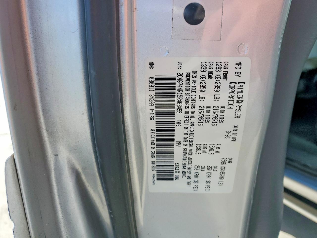 2005 Chrysler Town & Country Lx Silver vin: 2C4GP44R15R468455