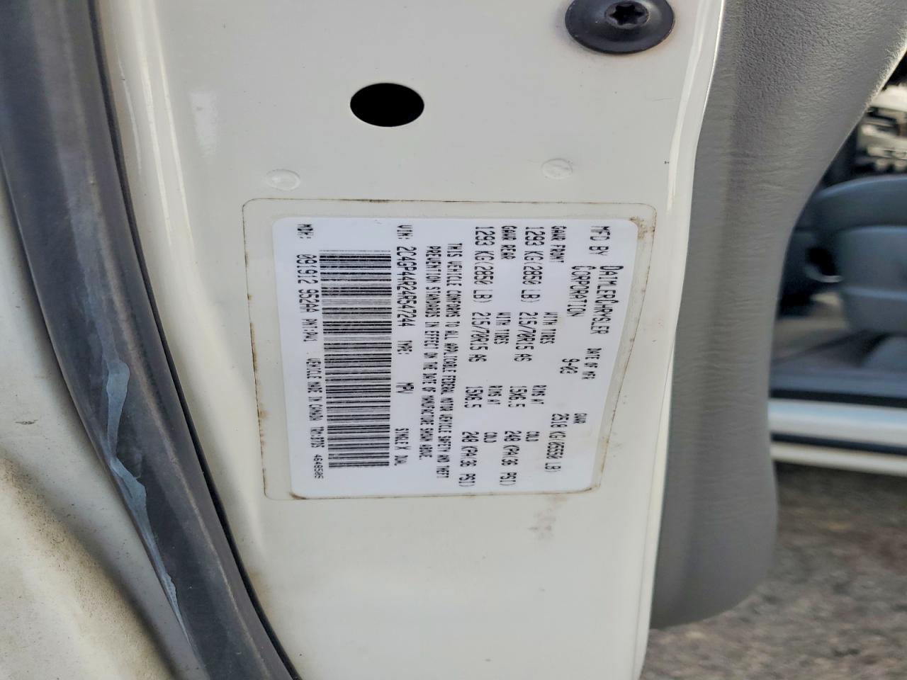 2004 Chrysler Town & Country White vin: 2C4GP44R24R547244