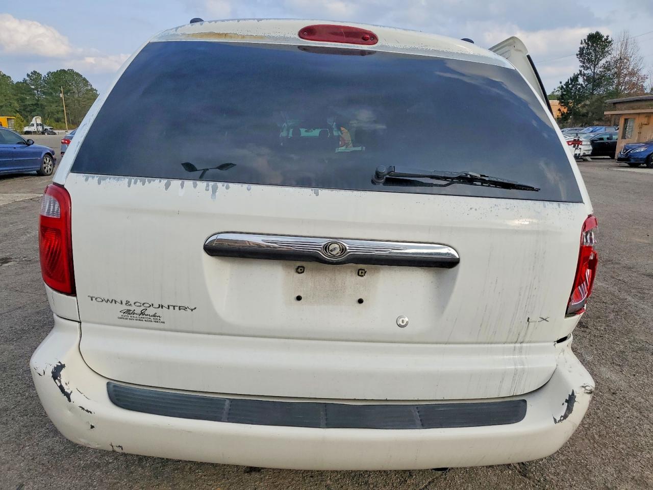 2004 Chrysler Town & Country White vin: 2C4GP44R24R547244