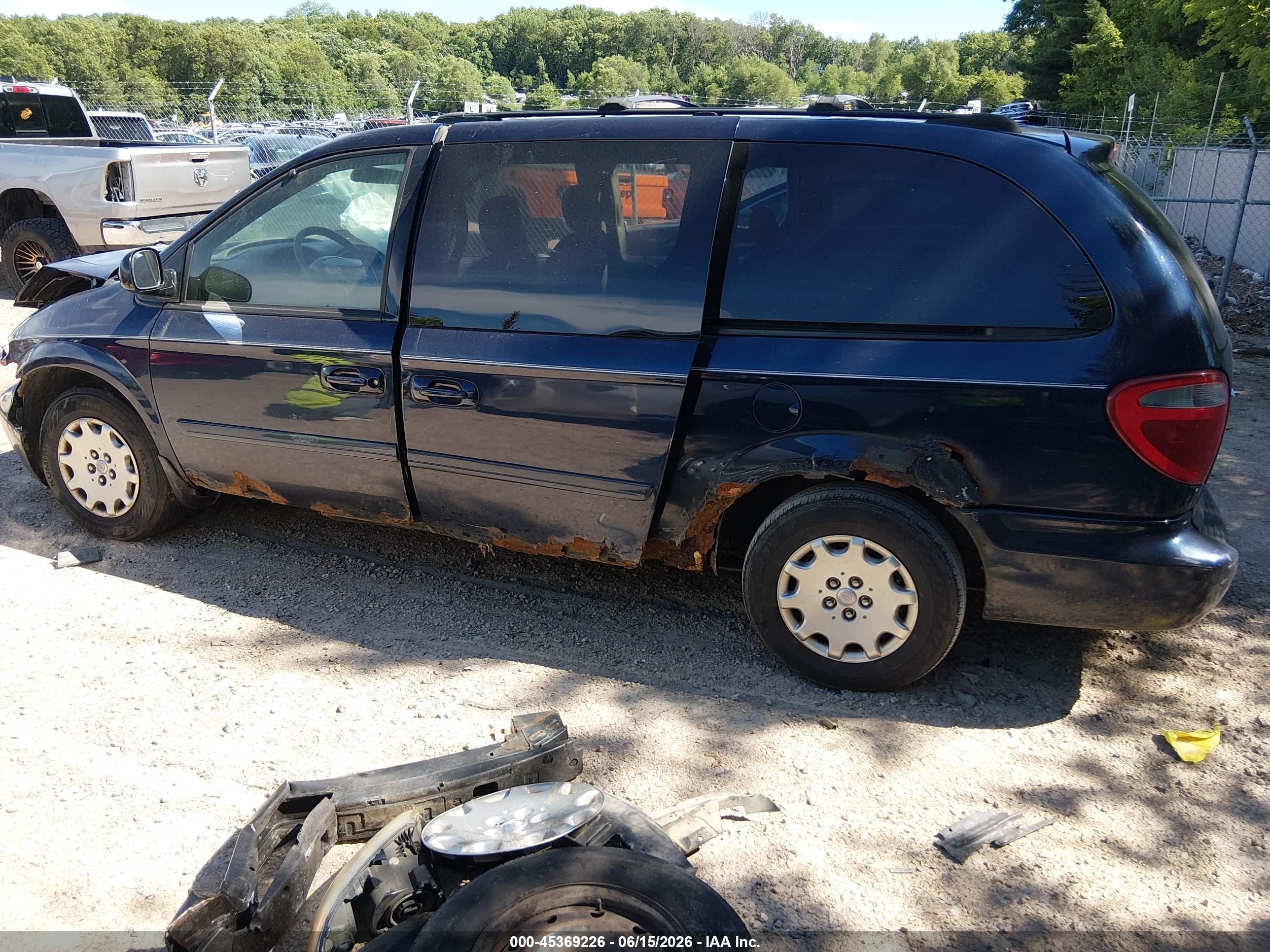 2004 Chrysler Town & Country Lx Blue vin: 2C4GP44R24R561001