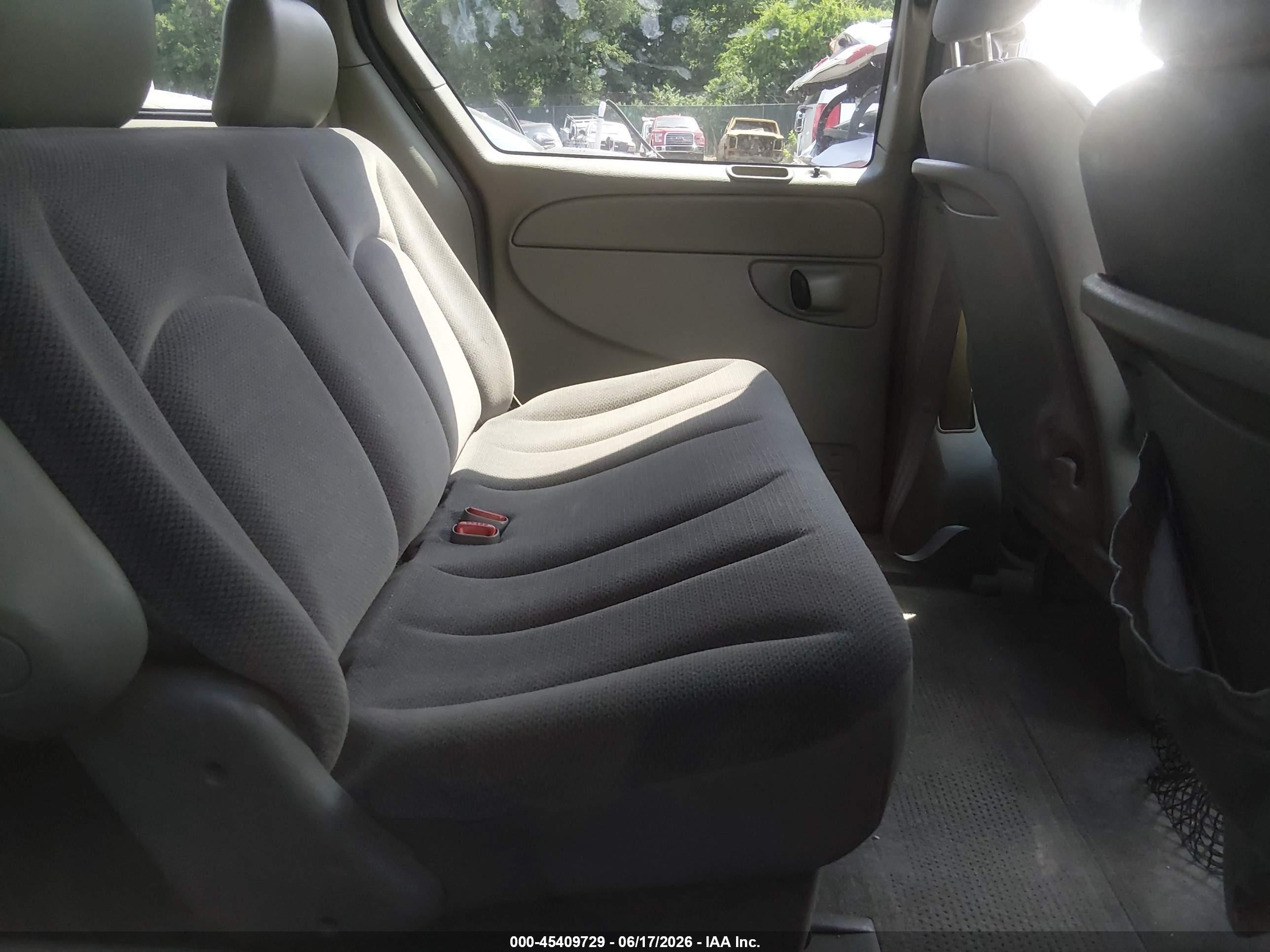 2004 Chrysler Town & Country Lx Black vin: 2C4GP44R24R582737