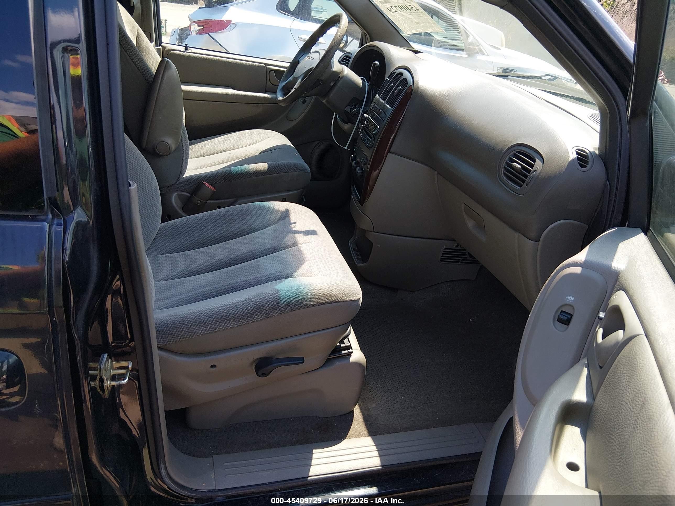 2004 Chrysler Town & Country Lx Black vin: 2C4GP44R24R582737