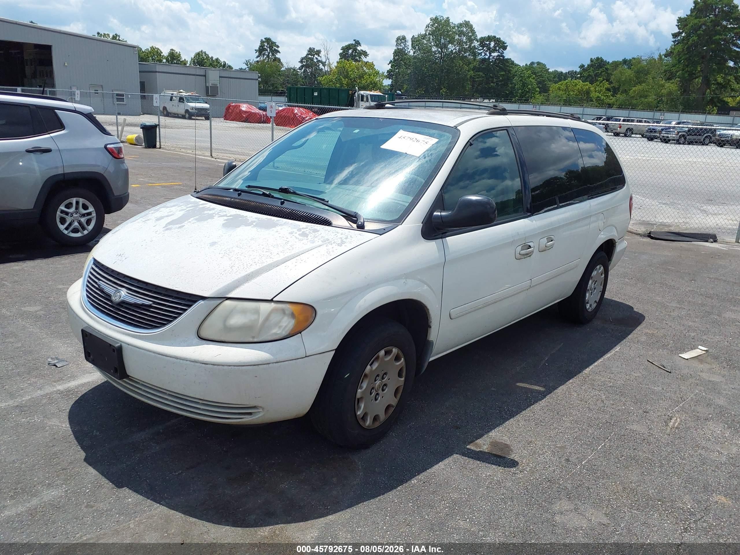 2004 Chrysler Town & Country Lx White vin: 2C4GP44R24R607717