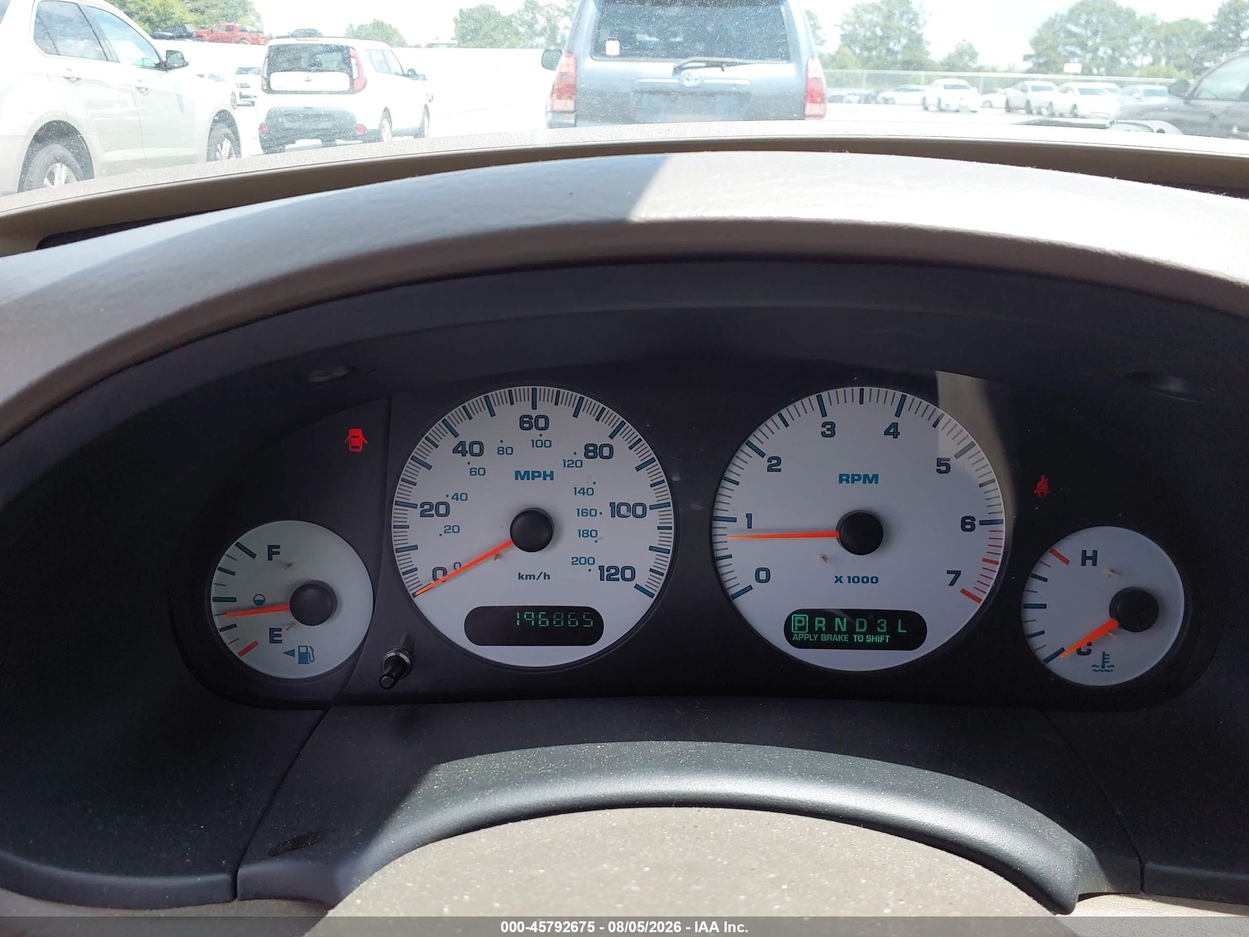 2004 Chrysler Town & Country Lx White vin: 2C4GP44R24R607717