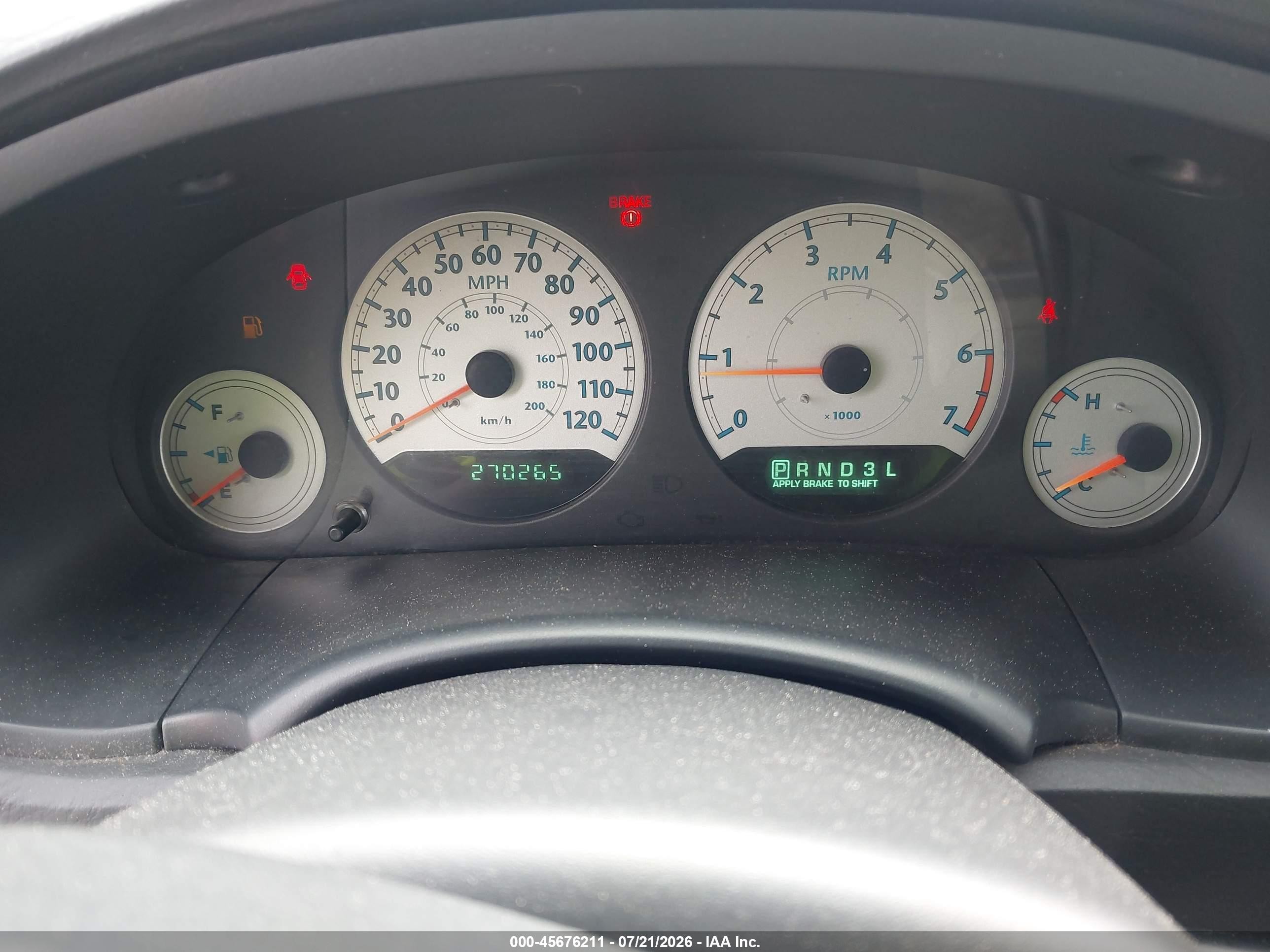 2005 Chrysler Town & Country Lx White vin: 2C4GP44R25R509630