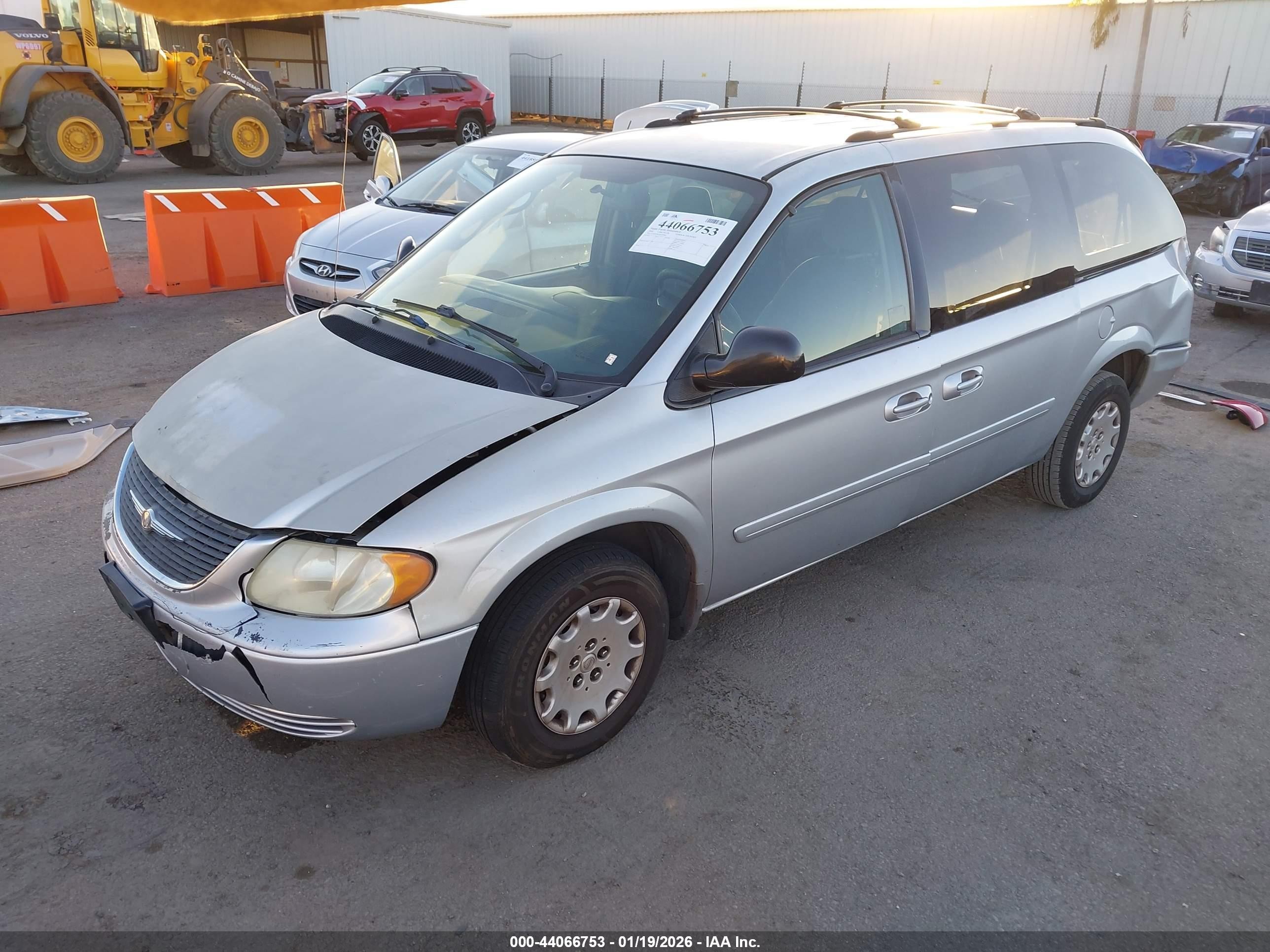 2004 Chrysler Town & Country Lx Silver vin: 2C4GP44R34R505889