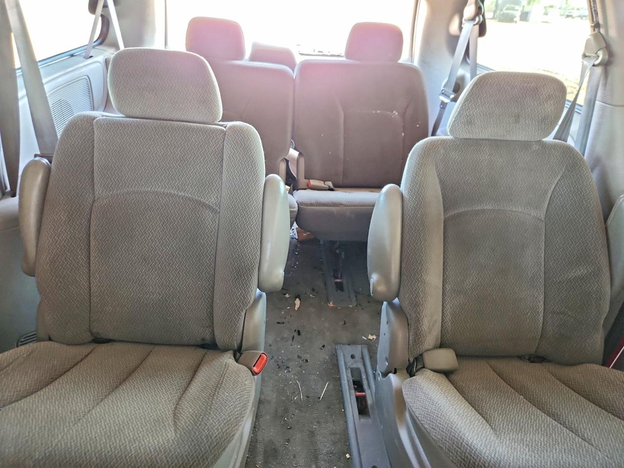 2004 Chrysler Town & Country Lx Темно-бордовый vin: 2C4GP44R34R584318