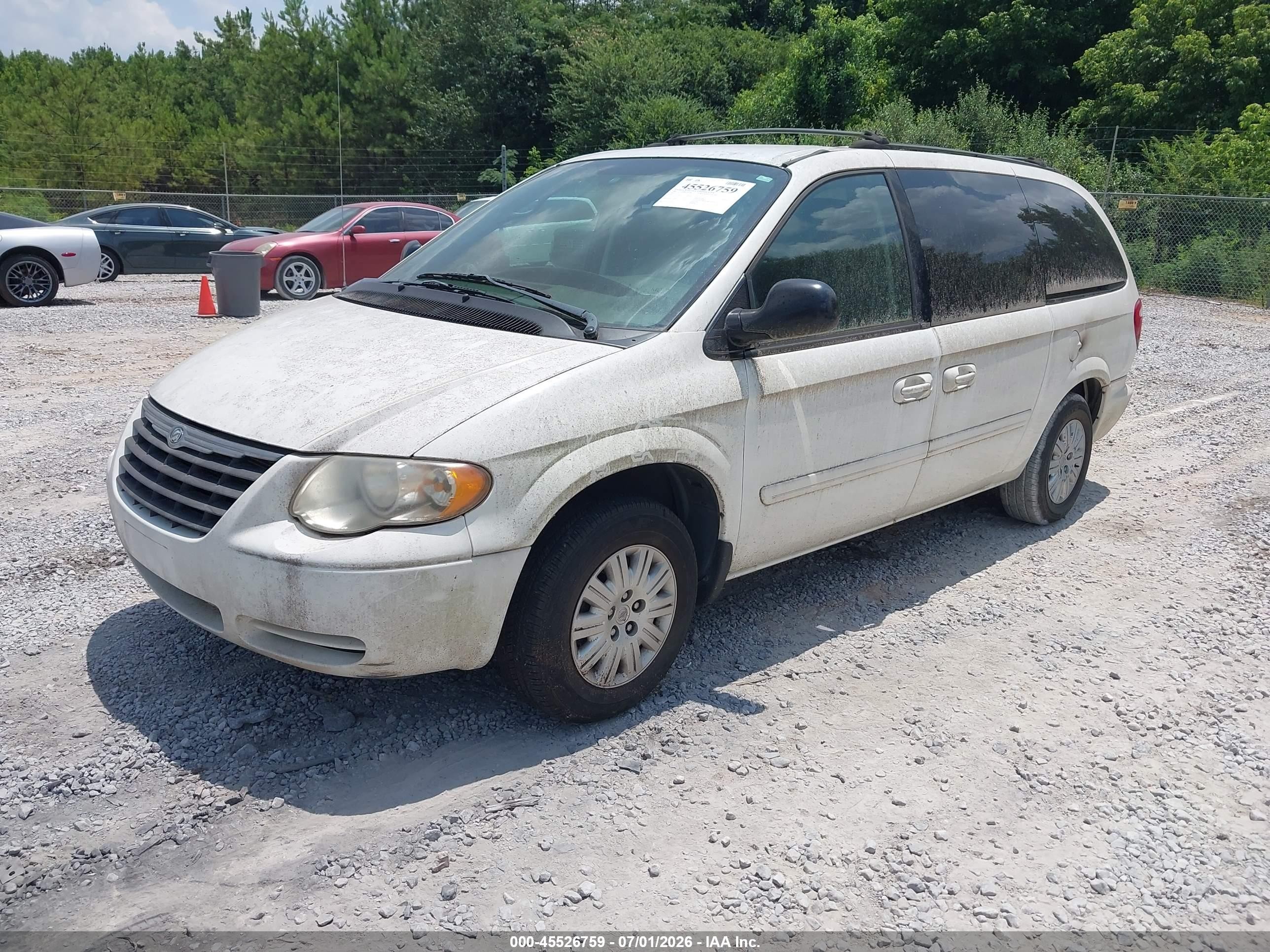 2005 Chrysler Town & Country Lx White vin: 2C4GP44R35R514545
