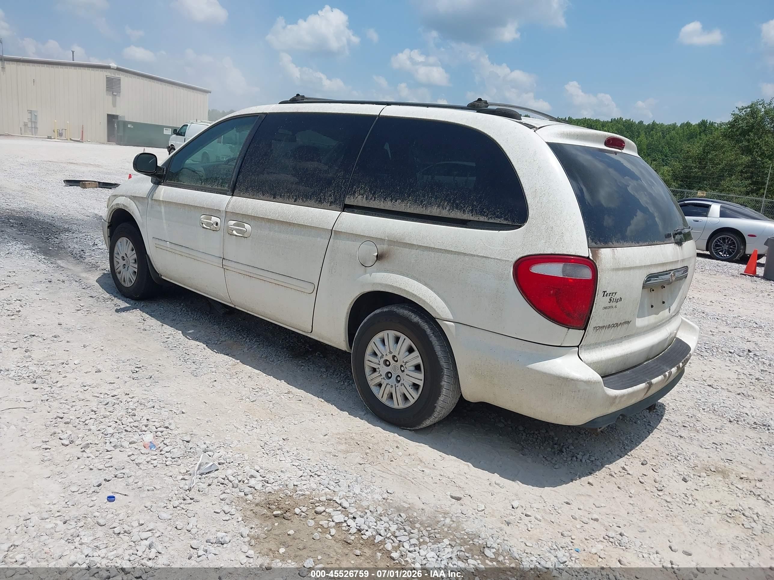 2005 Chrysler Town & Country Lx White vin: 2C4GP44R35R514545