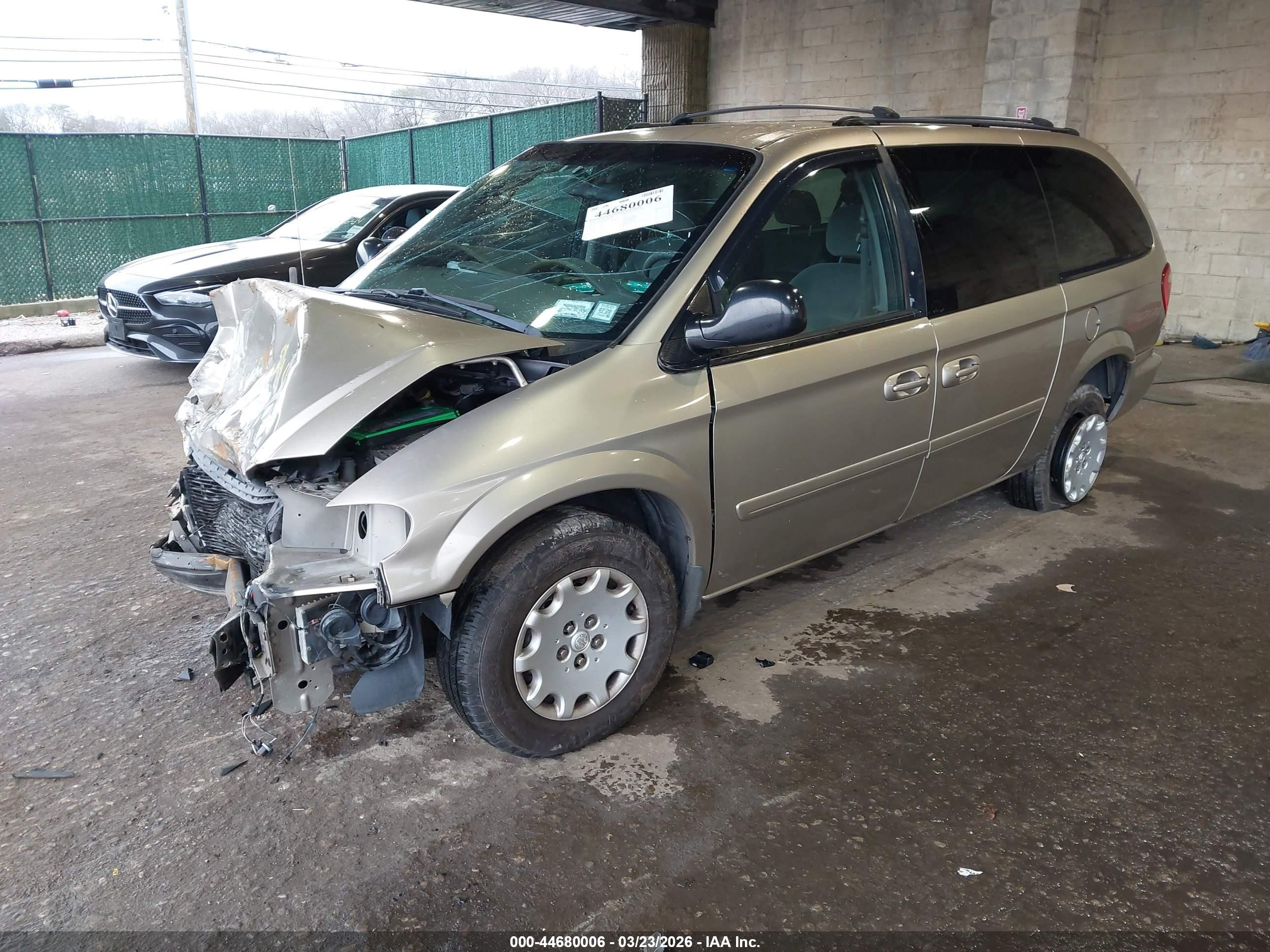 2004 Chrysler Town & Country Lx Beige vin: 2C4GP44R44R577930