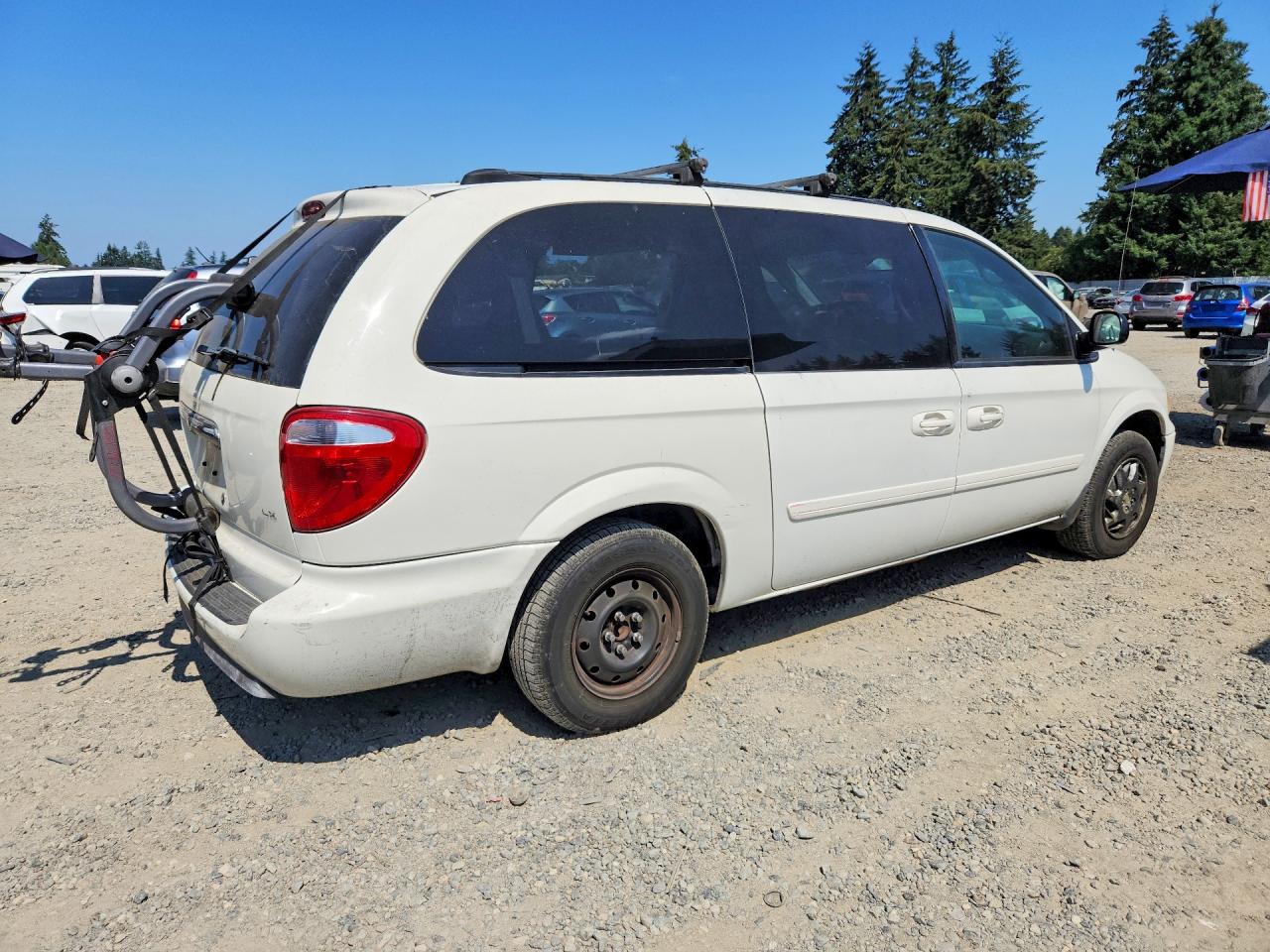 2005 Chrysler Town & Country Lx White vin: 2C4GP44R45R439631