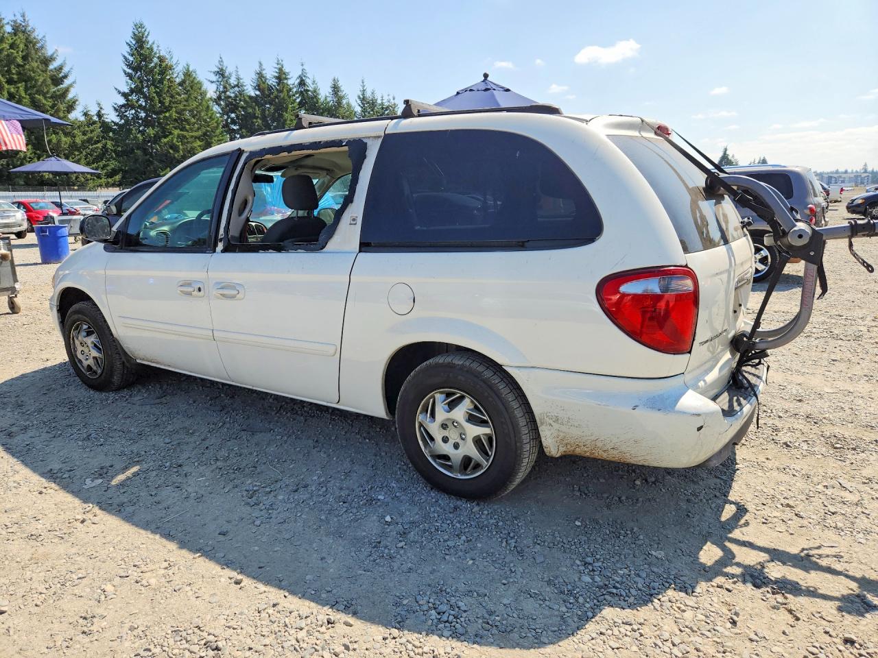 2005 Chrysler Town & Country Lx White vin: 2C4GP44R45R439631