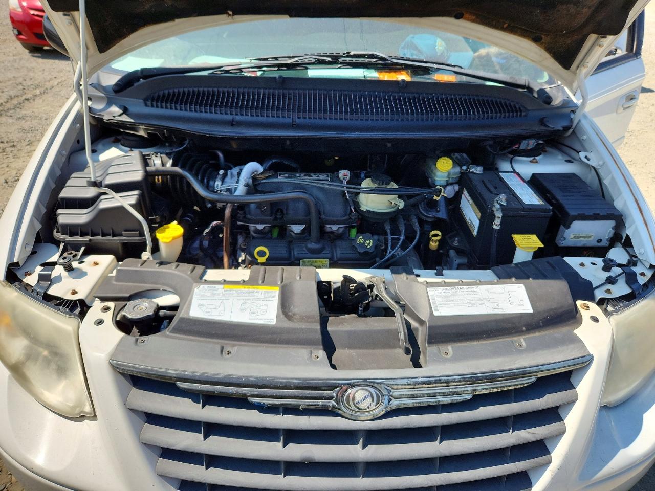 2005 Chrysler Town & Country Lx White vin: 2C4GP44R45R439631