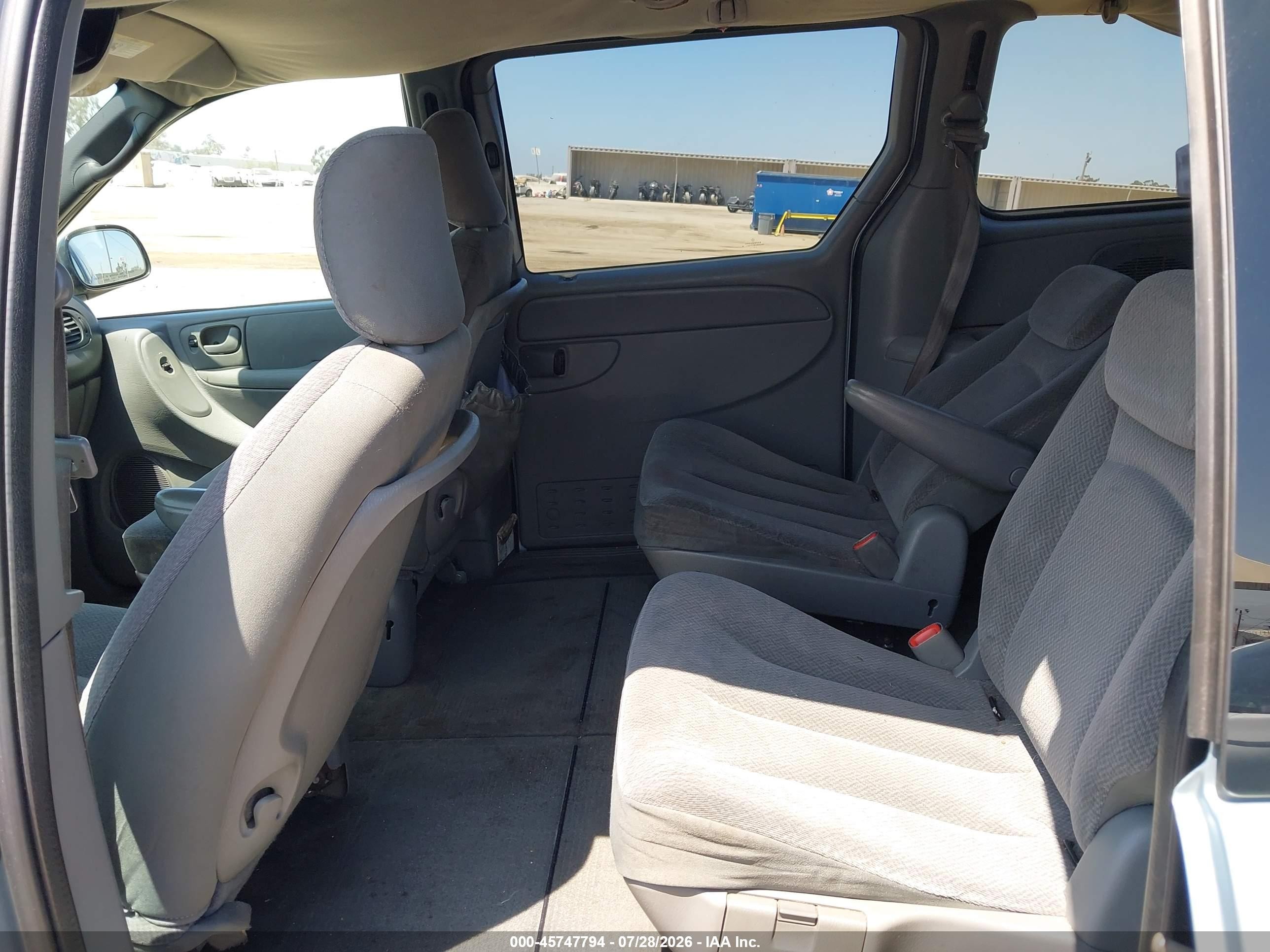 2005 Chrysler Town & Country Lx Light Blue vin: 2C4GP44R55R123445