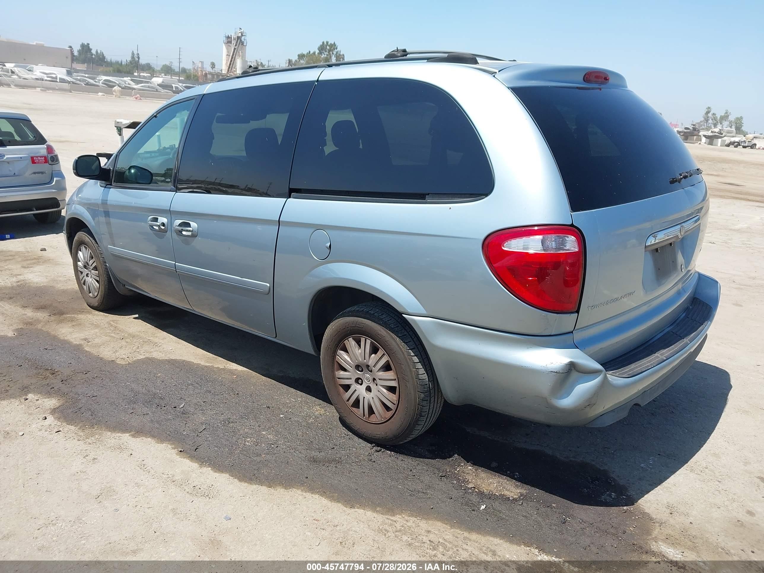 2005 Chrysler Town & Country Lx Light Blue vin: 2C4GP44R55R123445