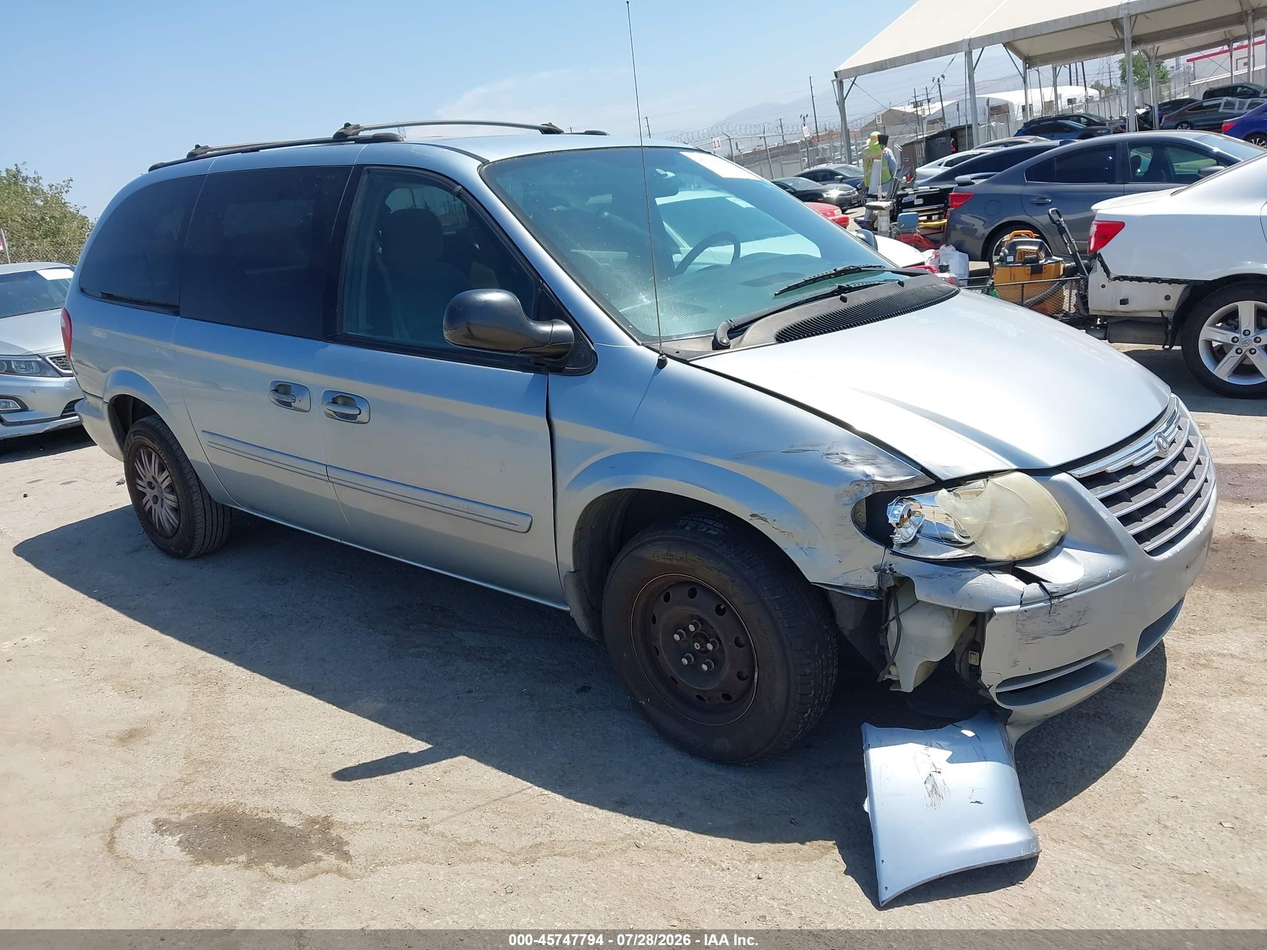 2005 Chrysler Town & Country Lx Light Blue vin: 2C4GP44R55R123445