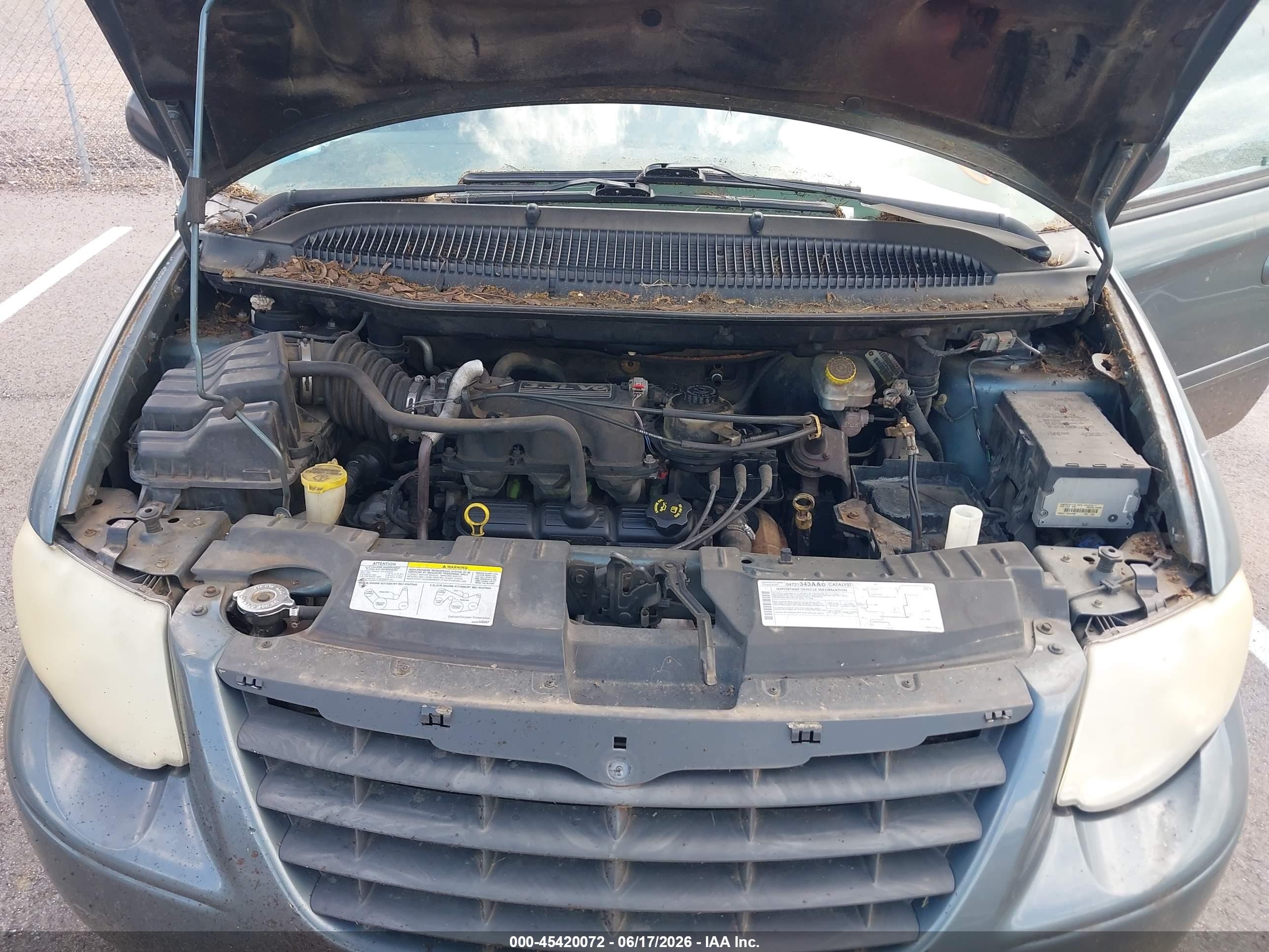 2005 Chrysler Town & Country Lx Gray vin: 2C4GP44R55R542881