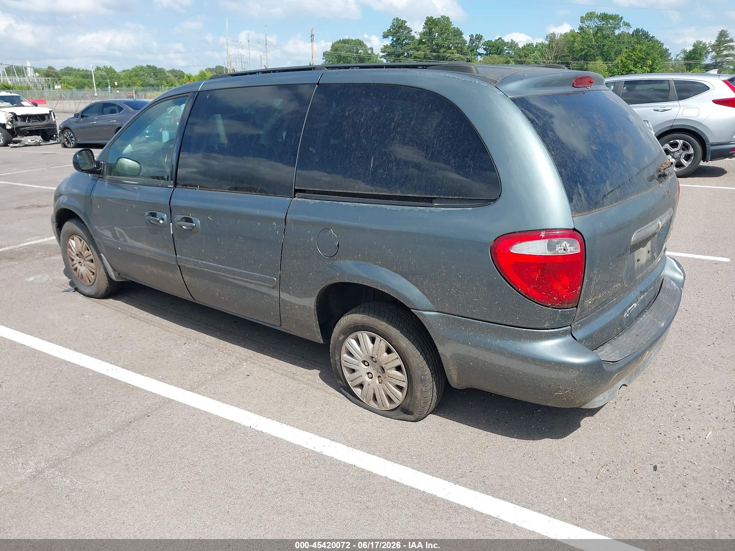 2005 Chrysler Town & Country Lx Gray vin: 2C4GP44R55R542881
