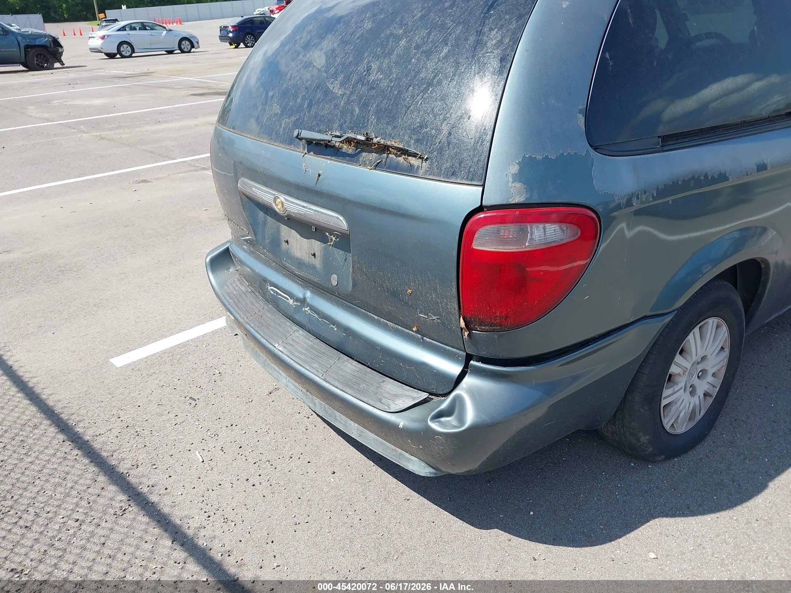 2005 Chrysler Town & Country Lx Gray vin: 2C4GP44R55R542881