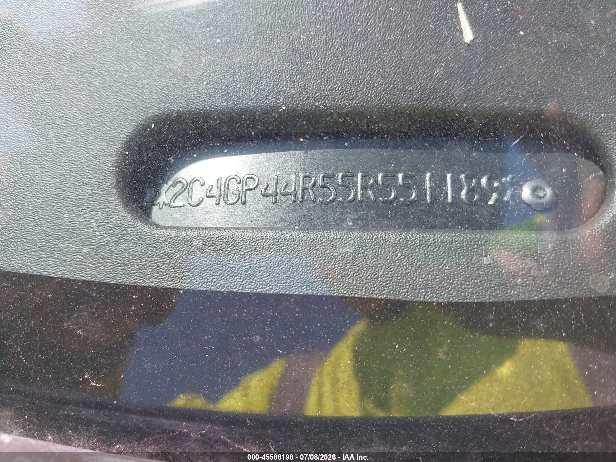 2005 Chrysler Town & Country Lx Silver vin: 2C4GP44R55R551189