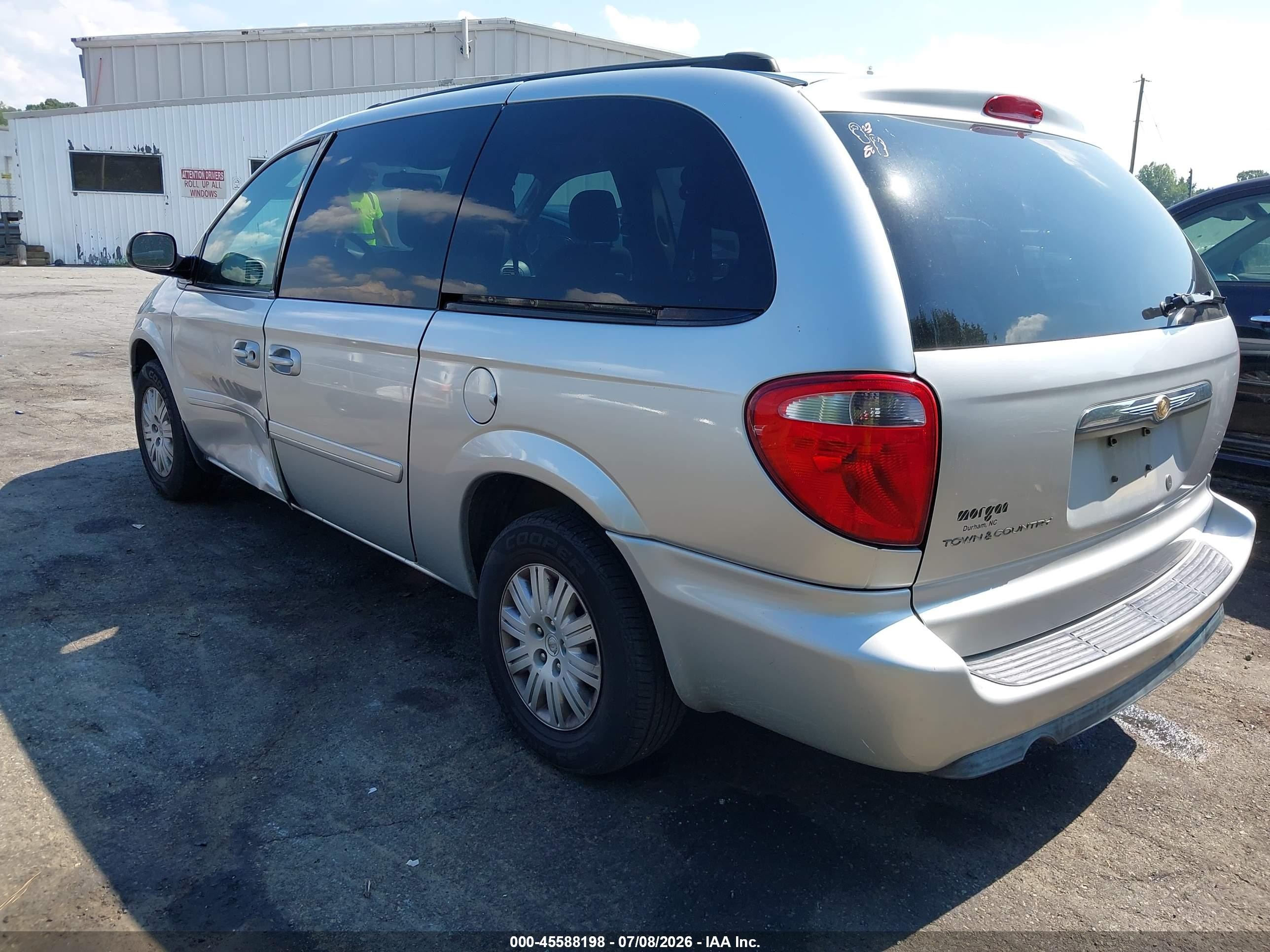 2005 Chrysler Town & Country Lx Silver vin: 2C4GP44R55R551189