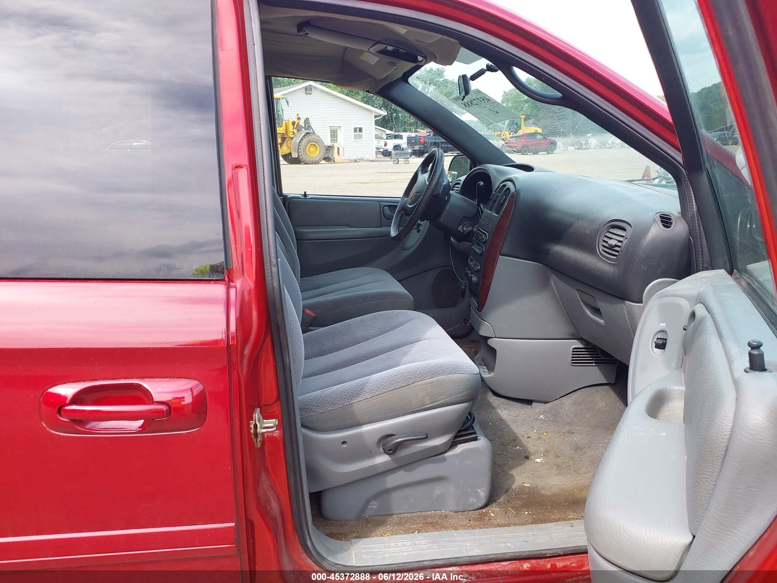 2004 Chrysler Town & Country Lx Red vin: 2C4GP44R64R548011