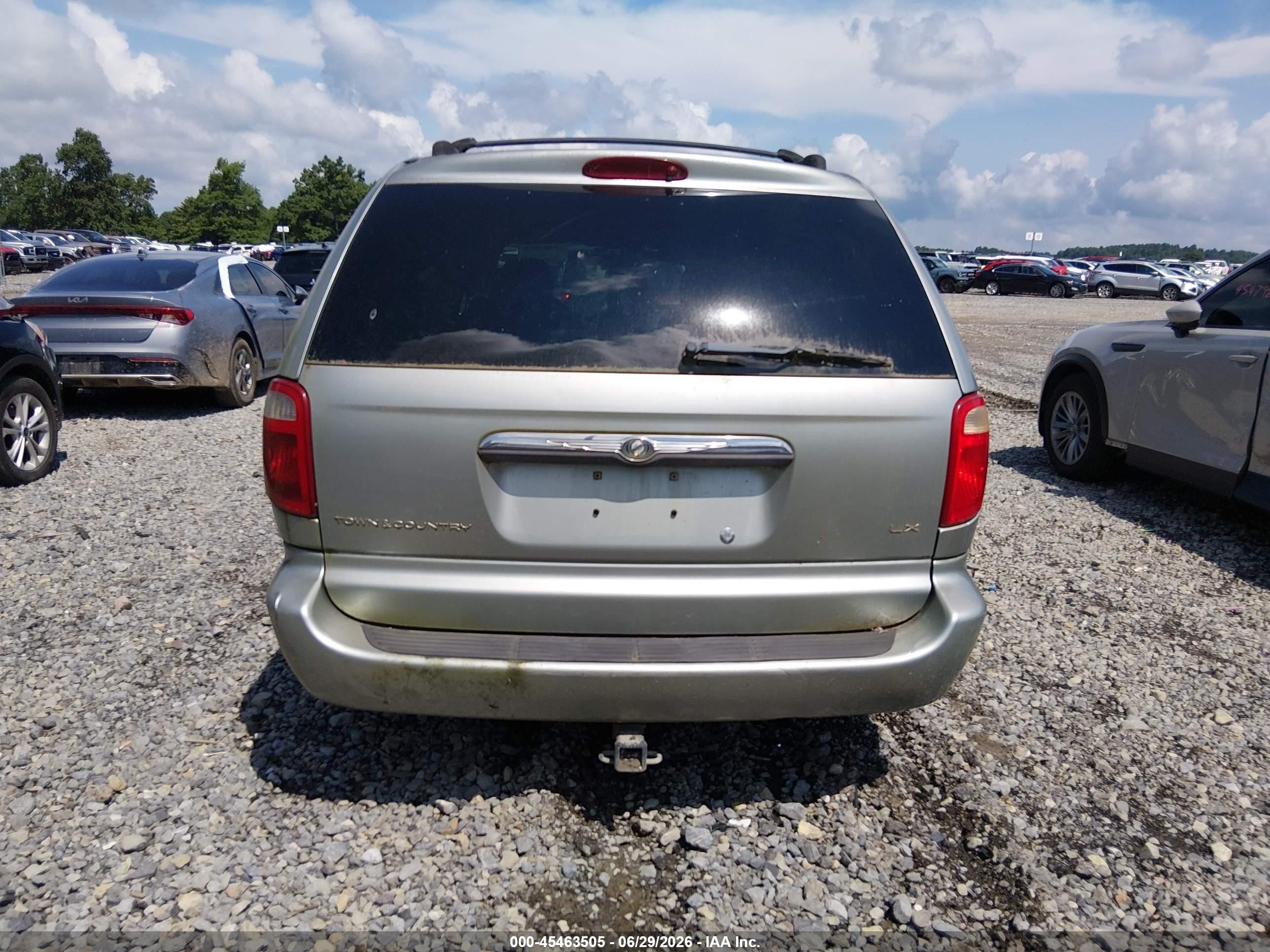 2004 Chrysler Town & Country Lx Silver vin: 2C4GP44R74R589358