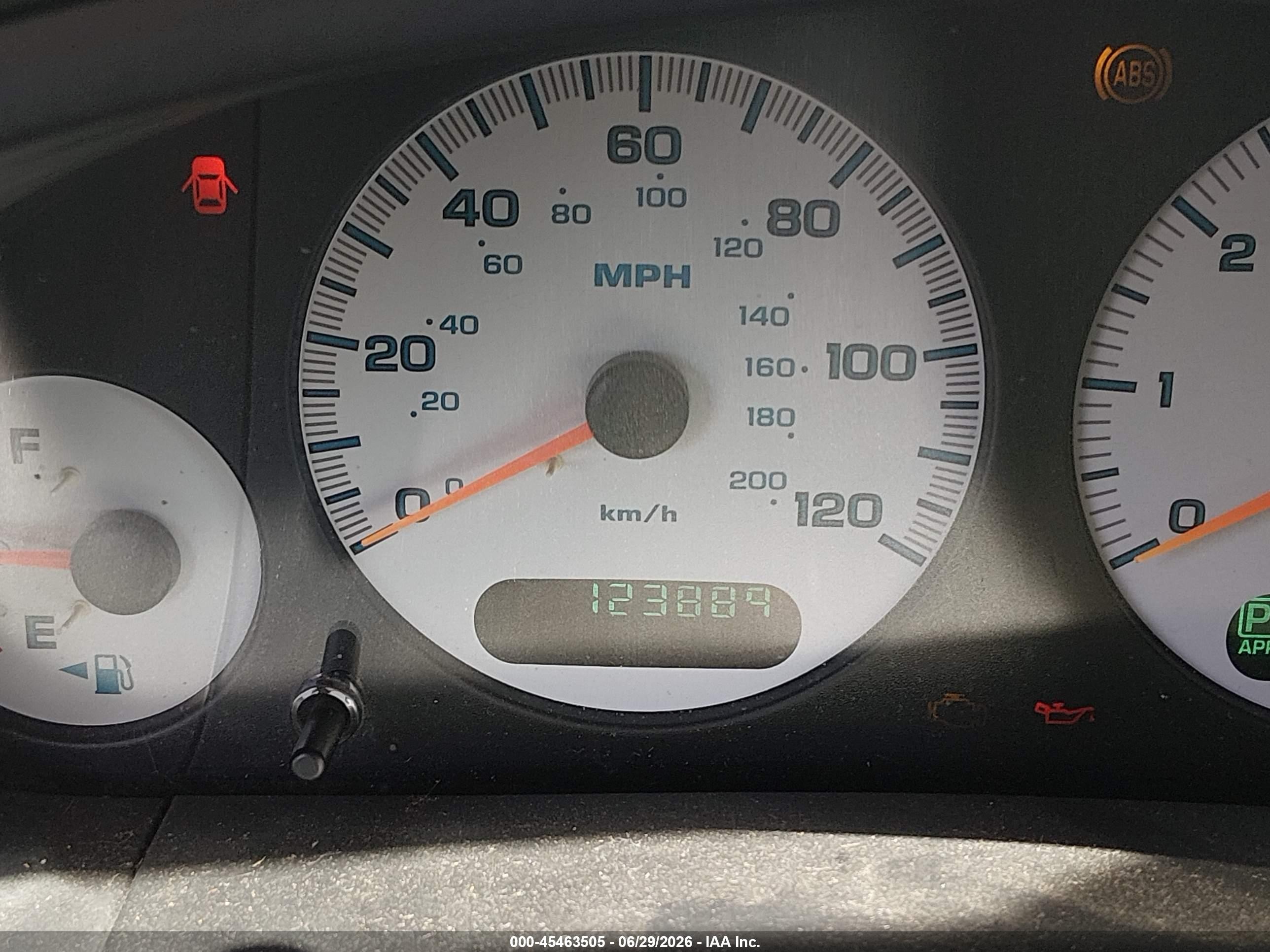 2004 Chrysler Town & Country Lx Silver vin: 2C4GP44R74R589358