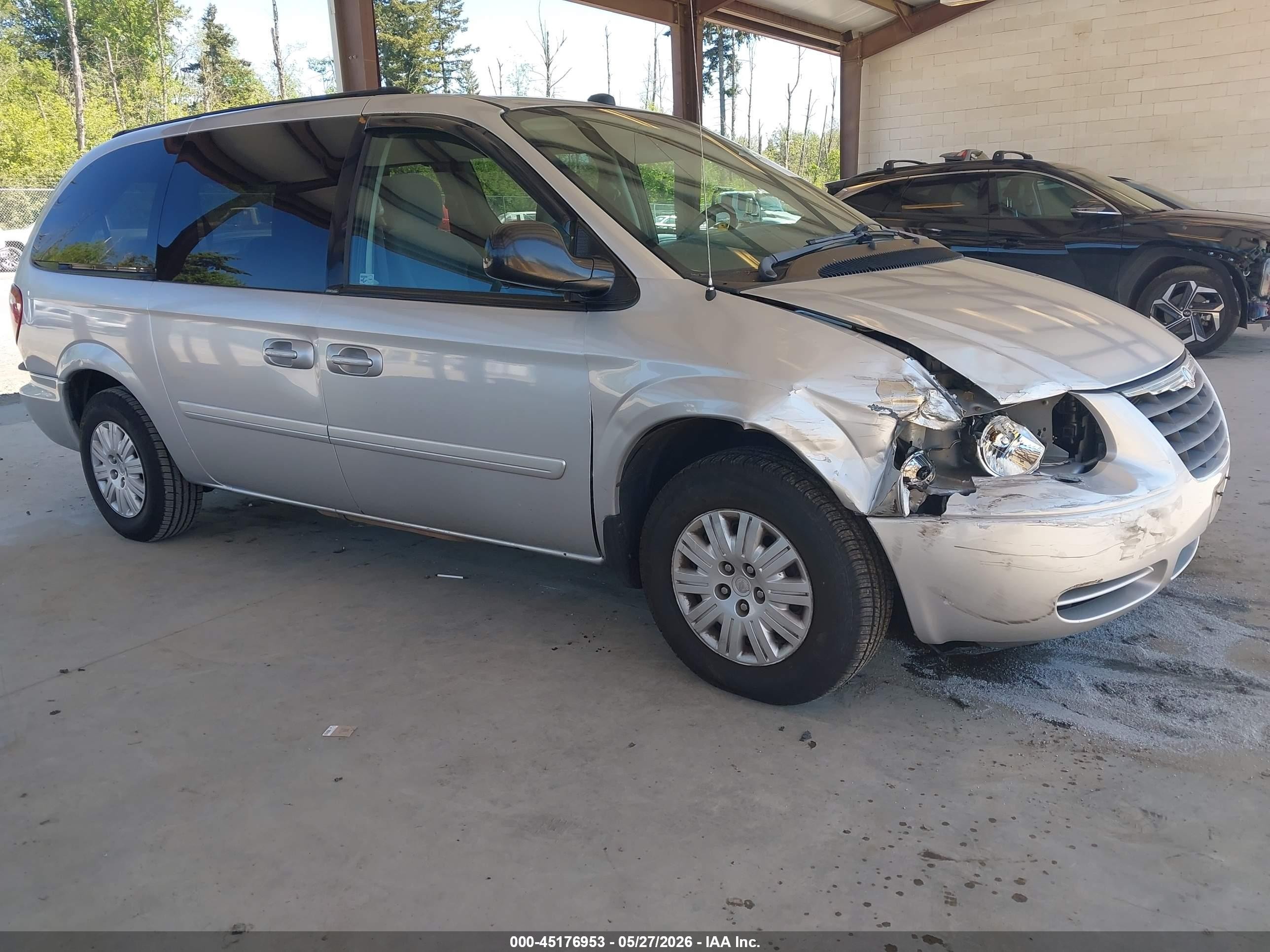 2005 Chrysler Town & Country Lx Серебряный vin: 2C4GP44R75R472347
