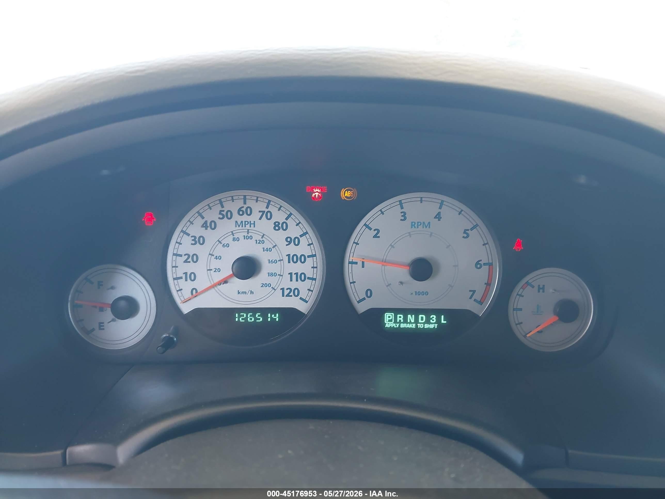 2005 Chrysler Town & Country Lx Silver vin: 2C4GP44R75R472347
