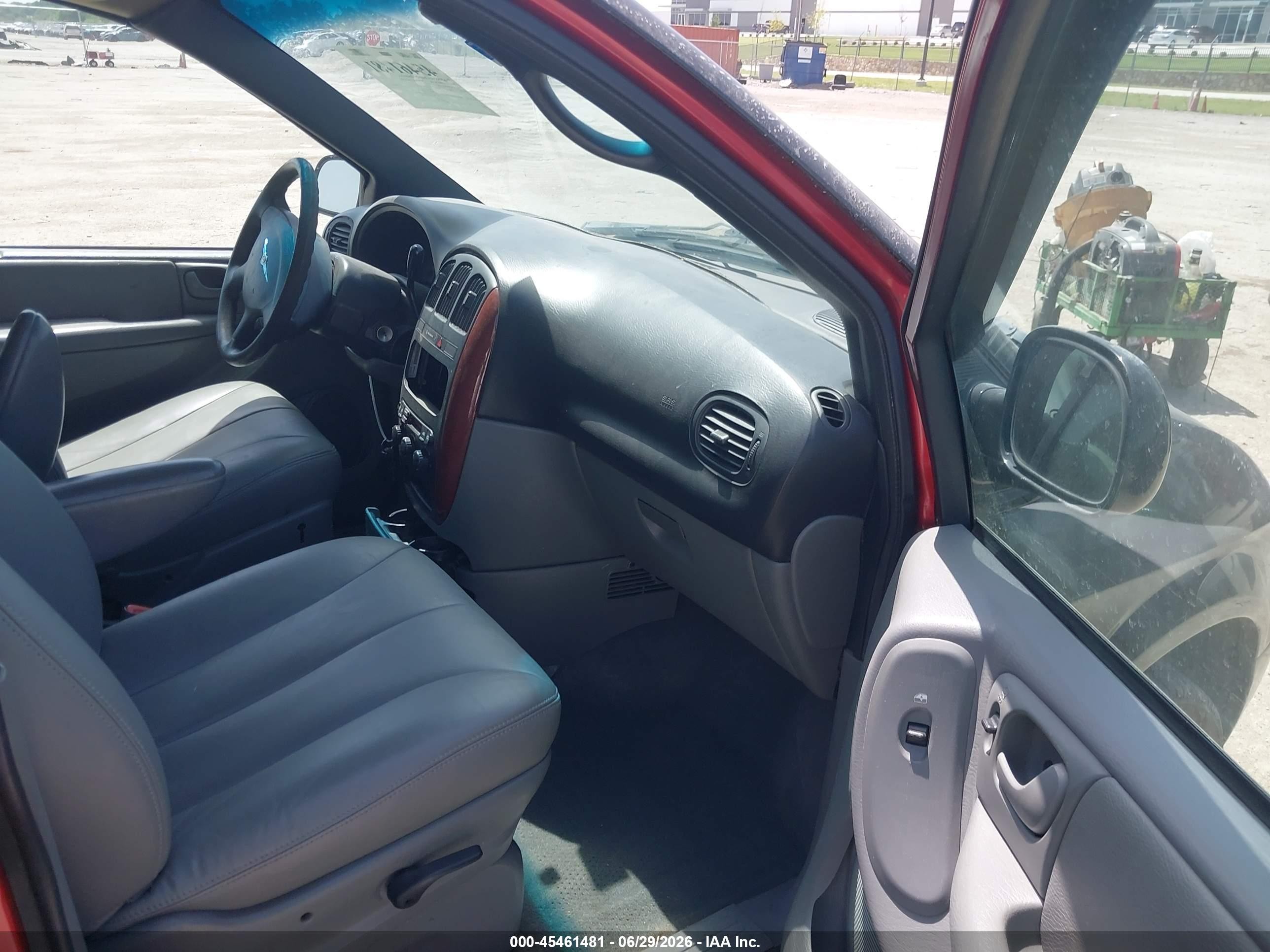 2005 Chrysler Town & Country Lx Black vin: 2C4GP44R85R179752