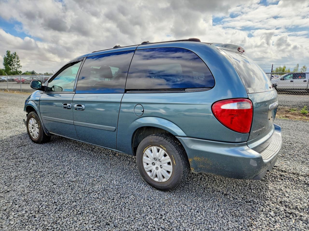 2005 Chrysler Town & Country Lx Silver vin: 2C4GP44R95R255799